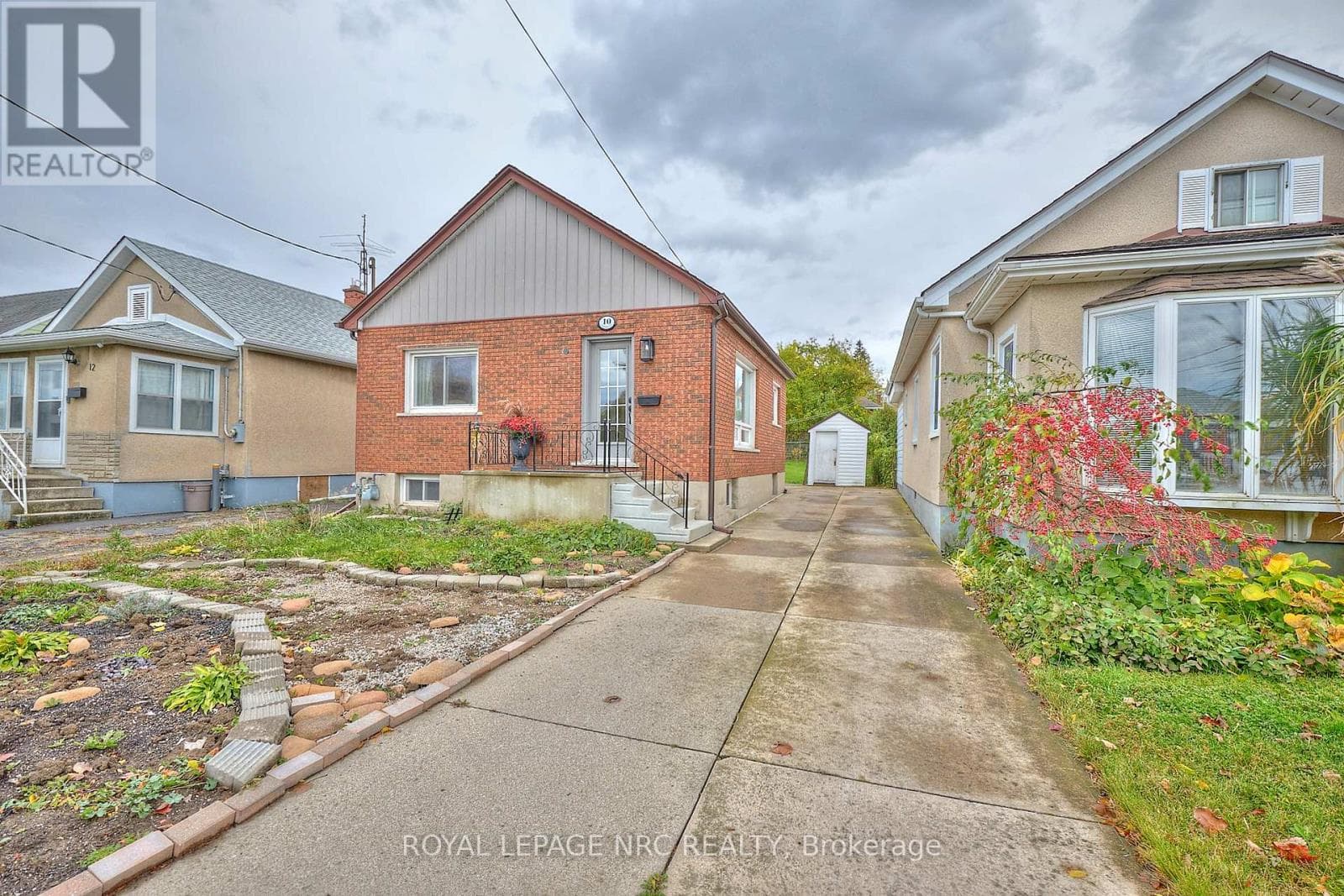 4 bed 2 bath single family at 10 FAIRBURN AVENUE — $489,000