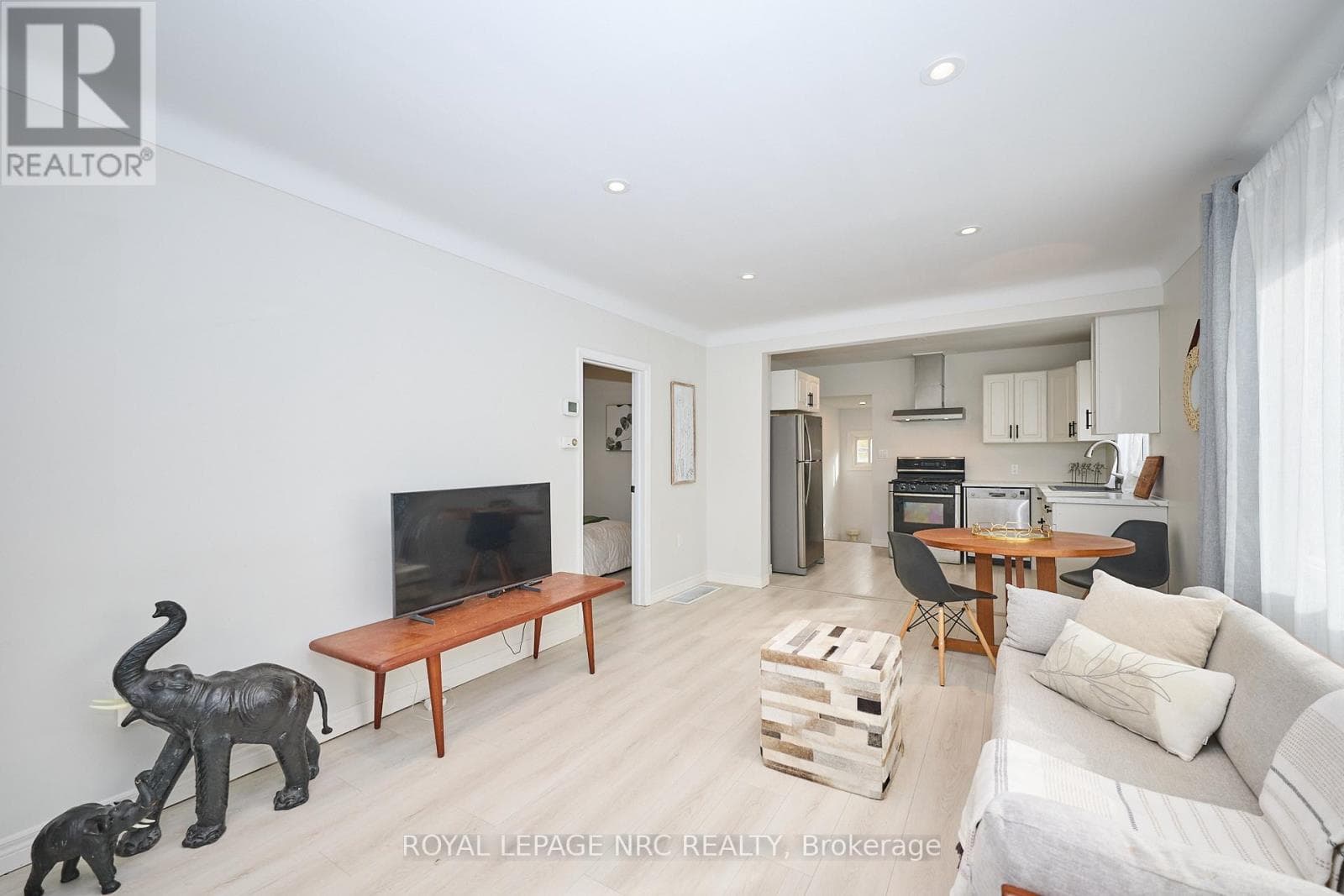 10 FAIRBURN AVENUE photo 4
