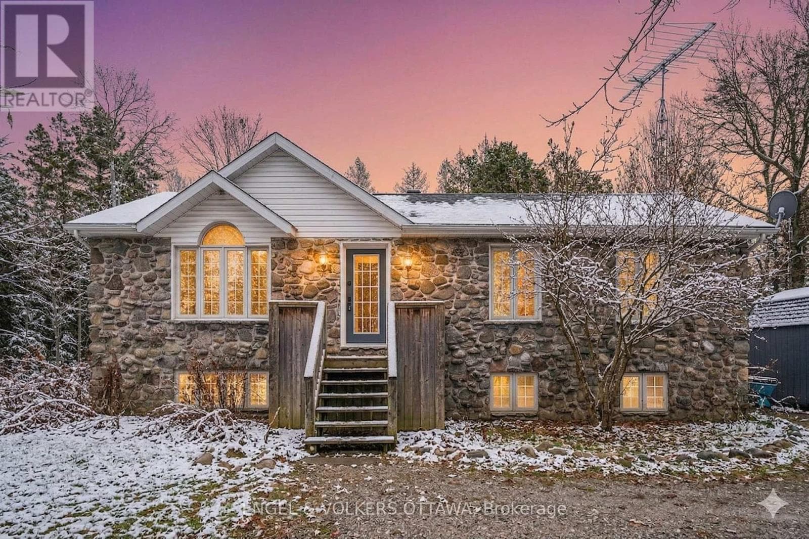 4751 PEARL ROAD photo 2
