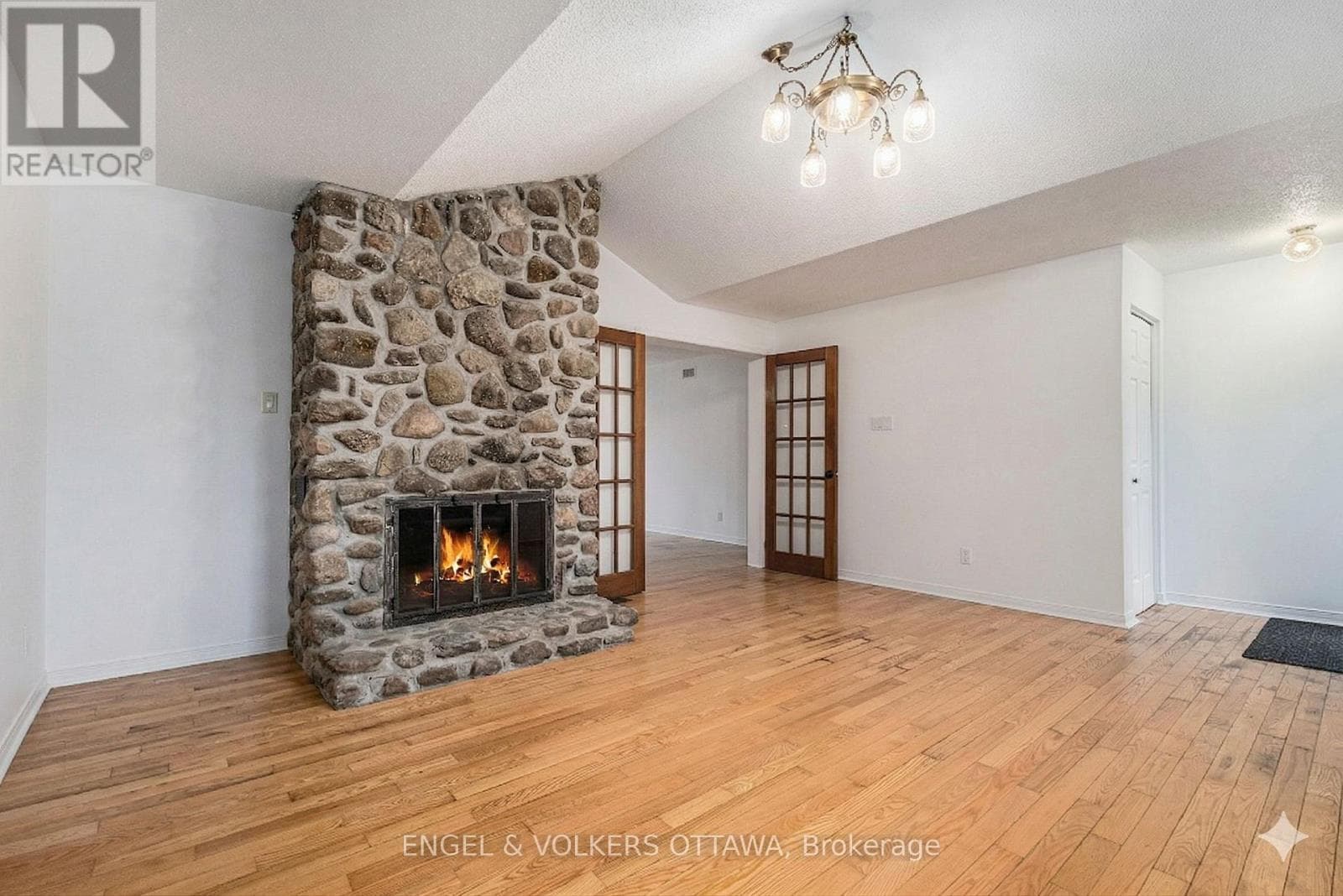 4751 PEARL ROAD photo 4