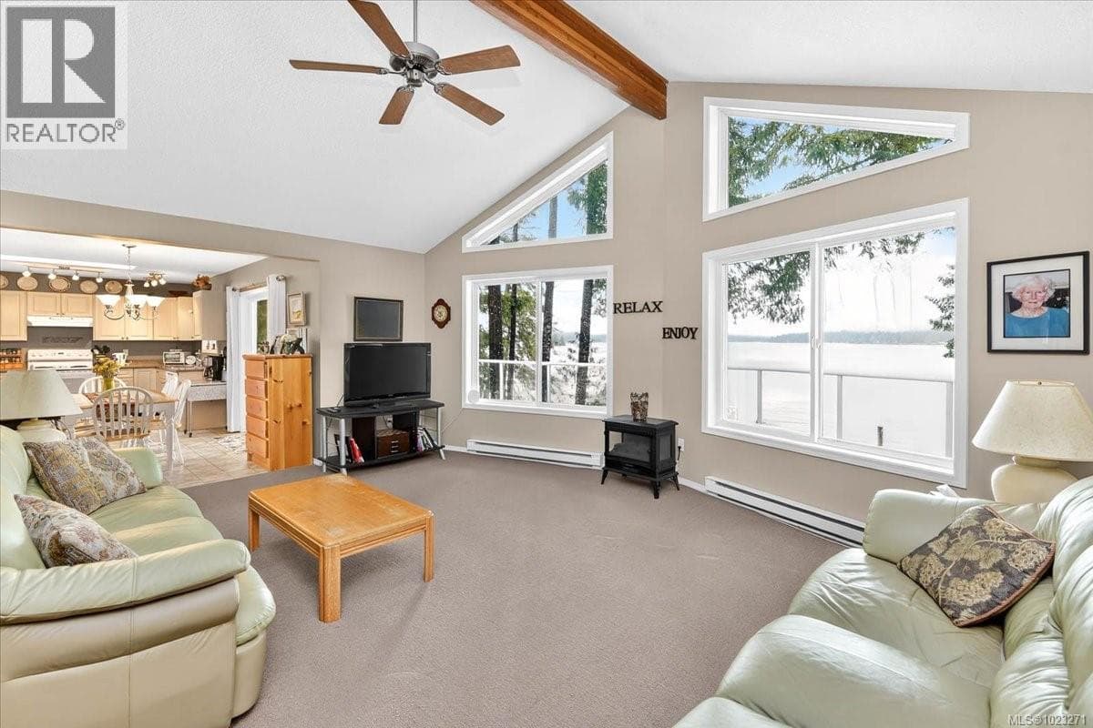 8253 Dickson Dr photo 4