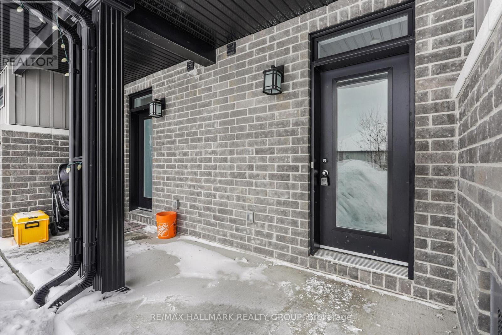 877 PLATINUM STREET photo 4