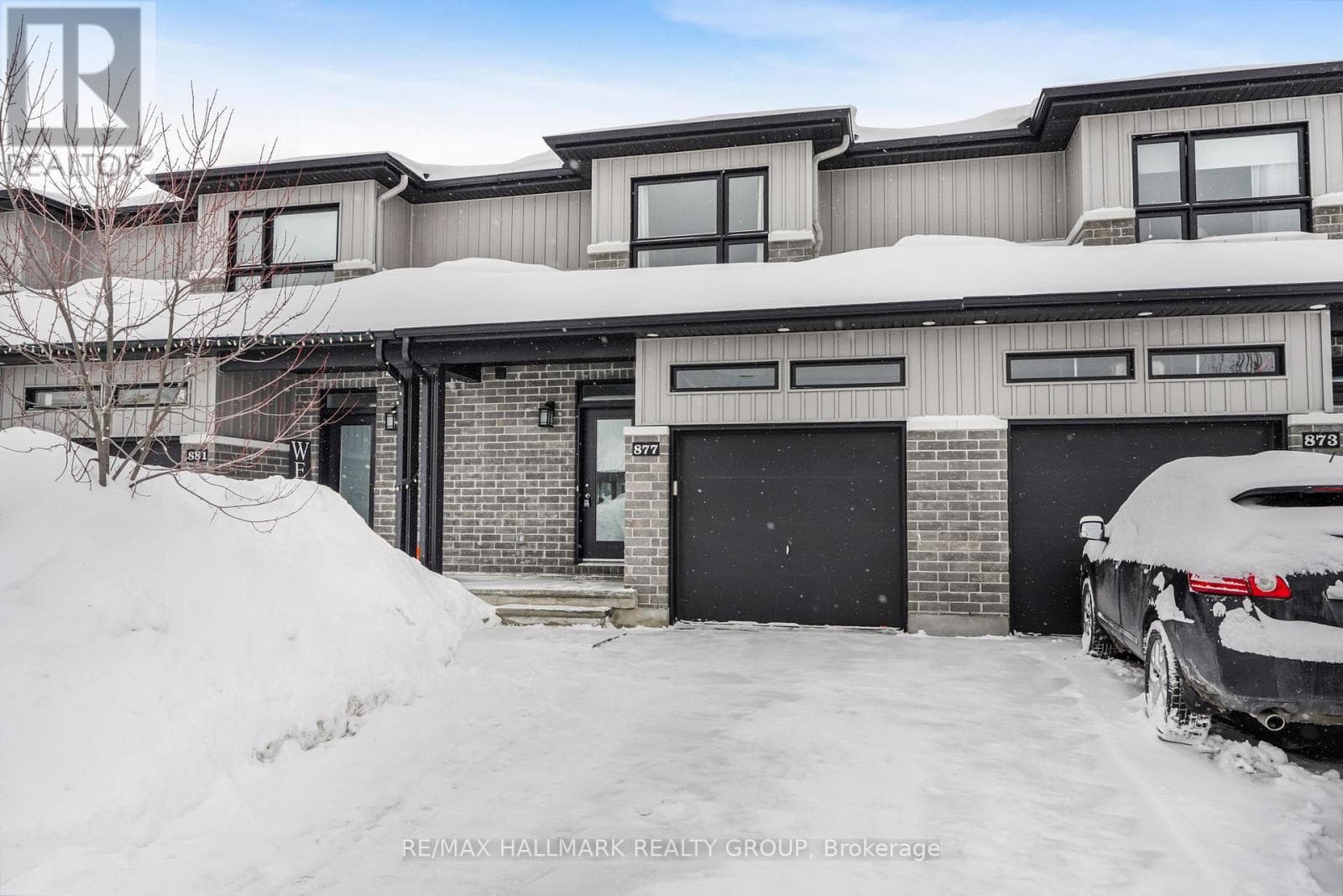 877 PLATINUM STREET photo 3