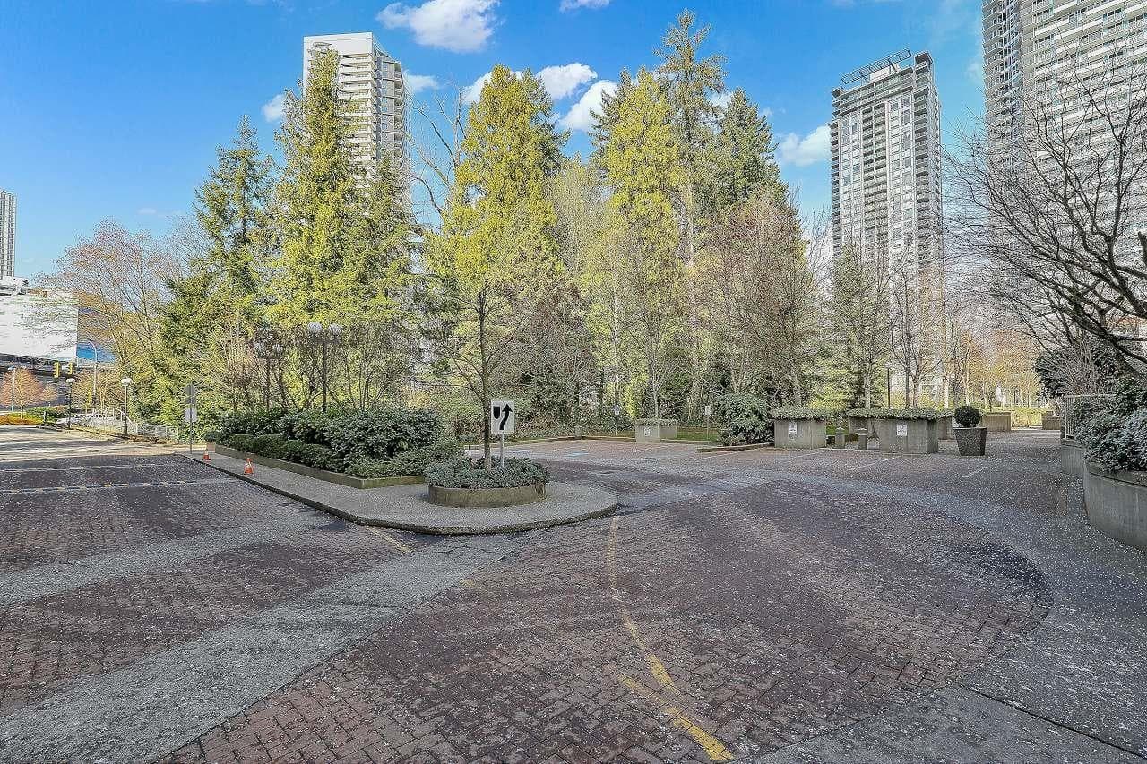 905 9830 WHALLEY BOULEVARD photo 3