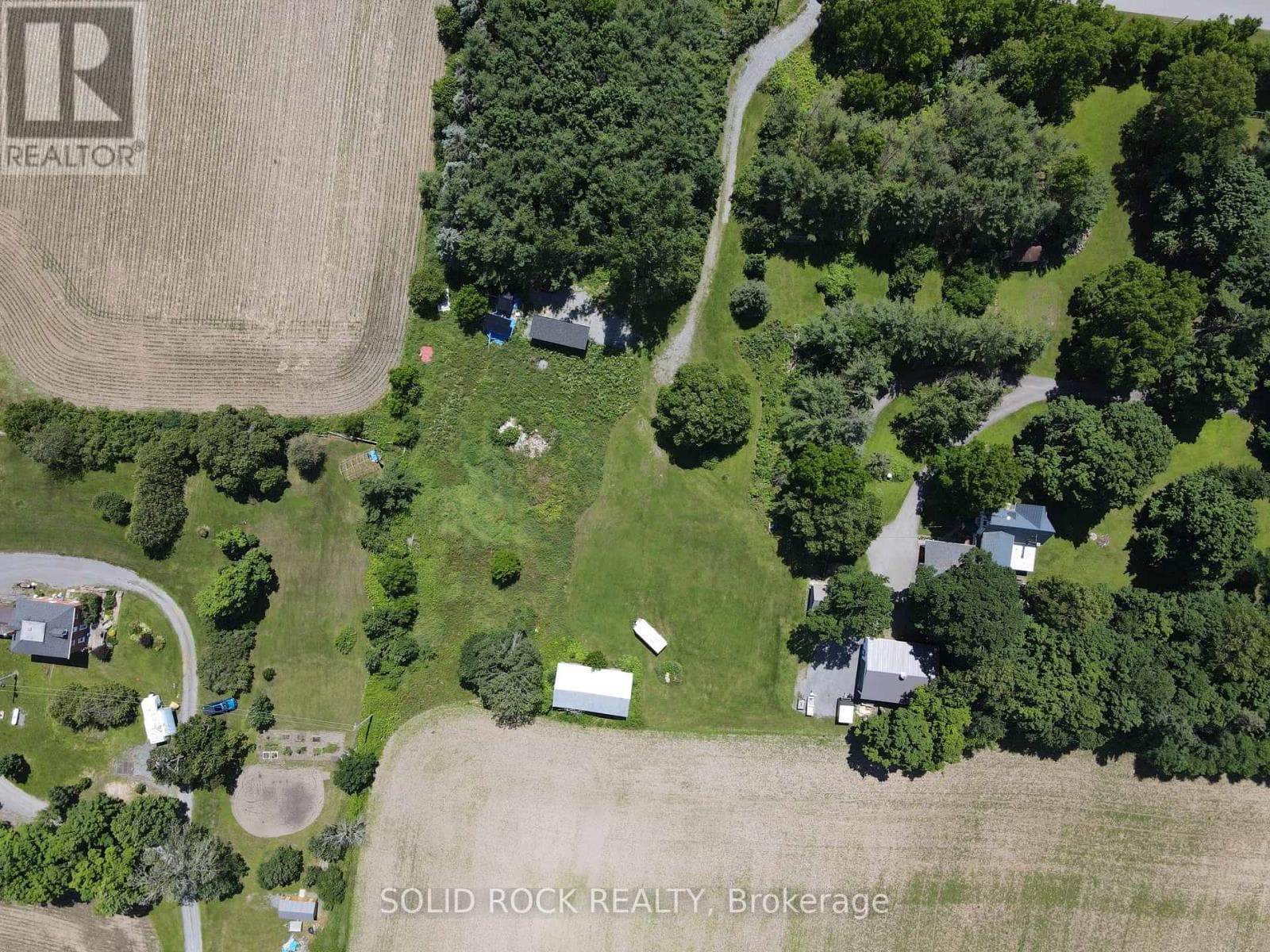 202 HIGHFIELD CRESCENT photo 2