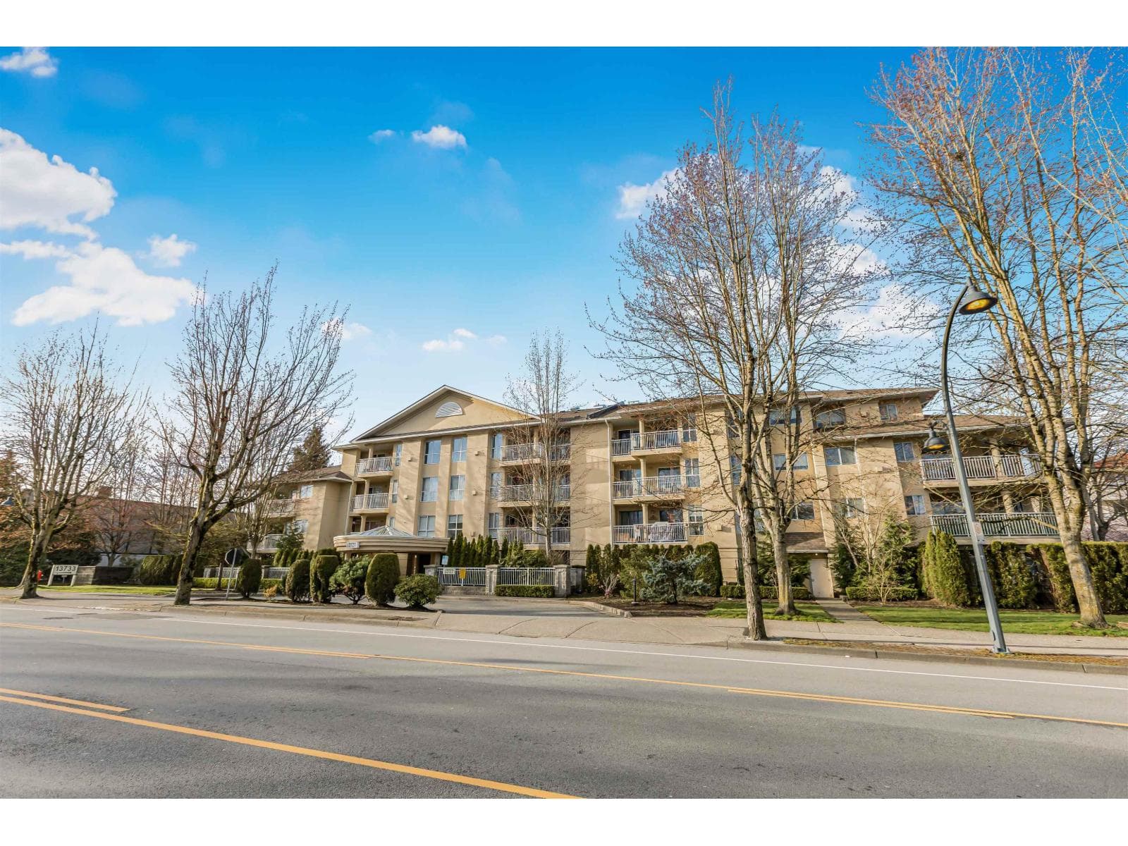 406 13727 74 AVENUE photo 2