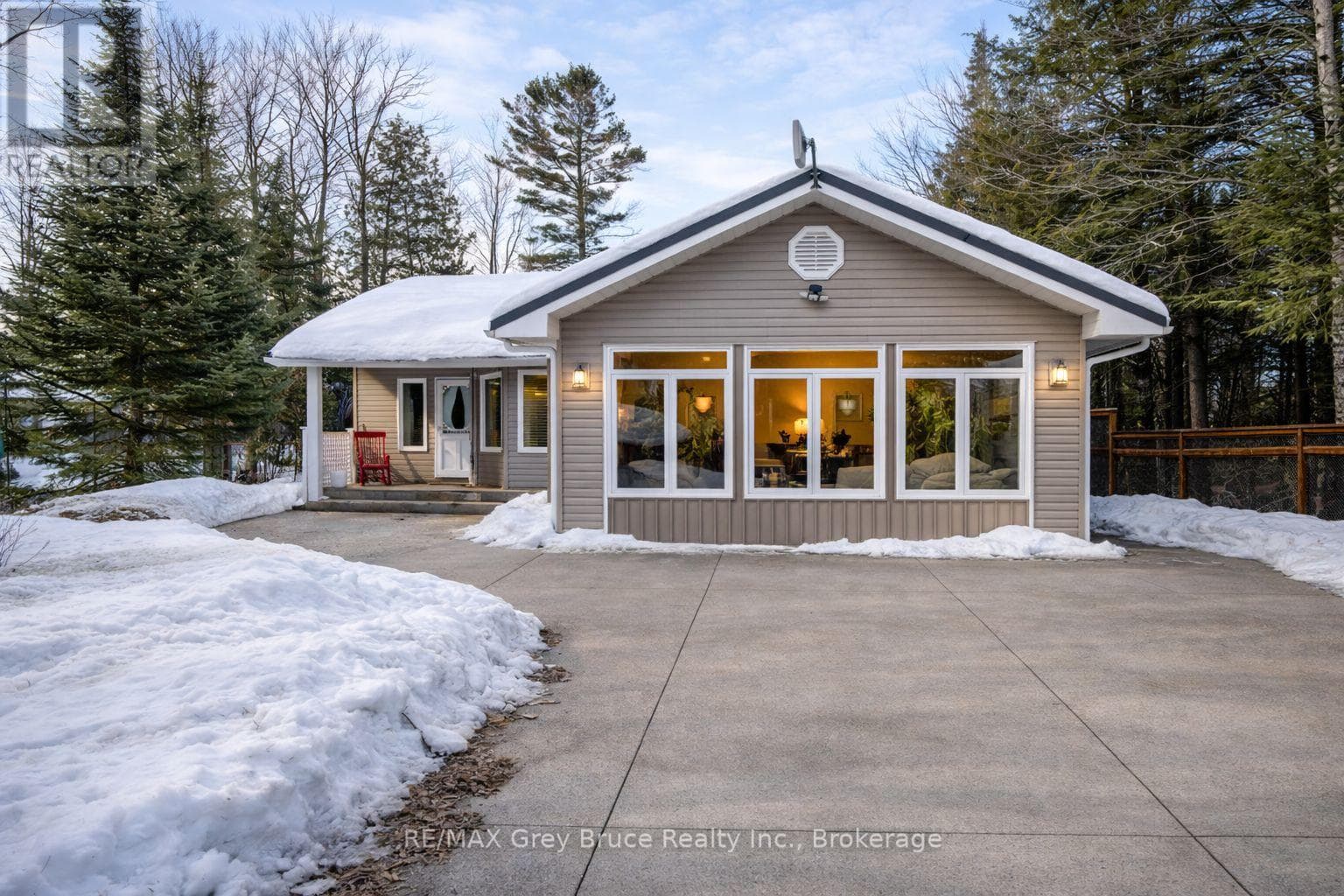 3 bed 2 bath single family at 612 YORK AVENUE — $750,000