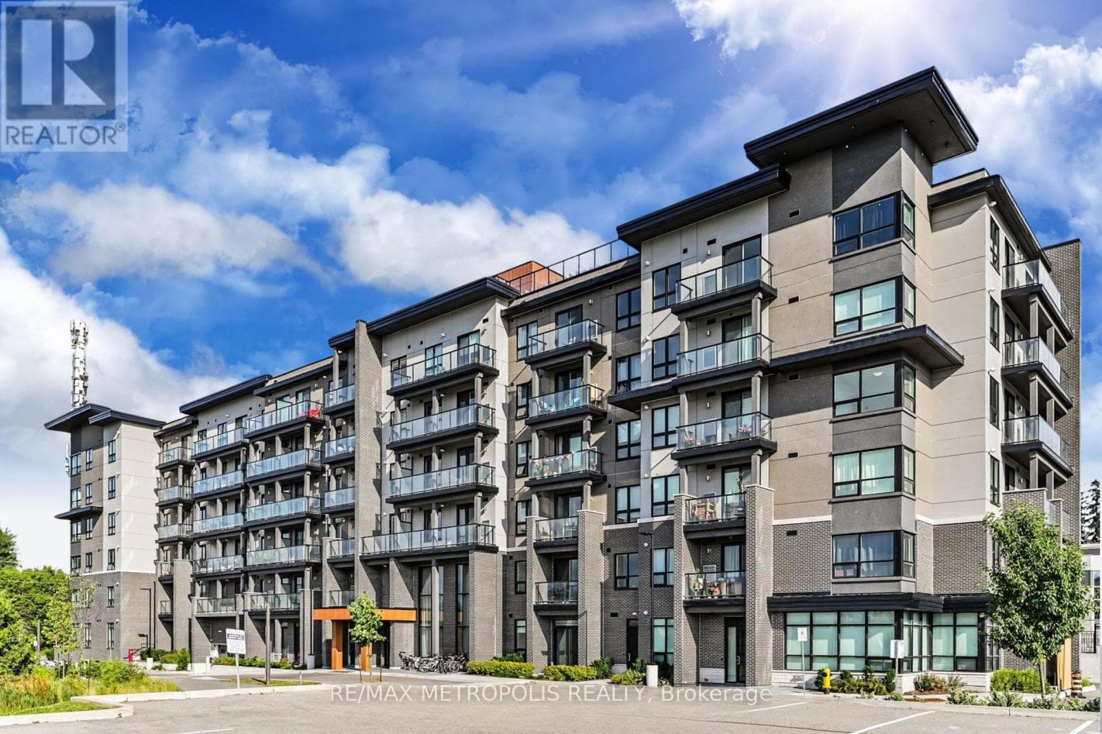 2 bed 2 bath single family at 312 - 9700 NINTH LINE — $575,000