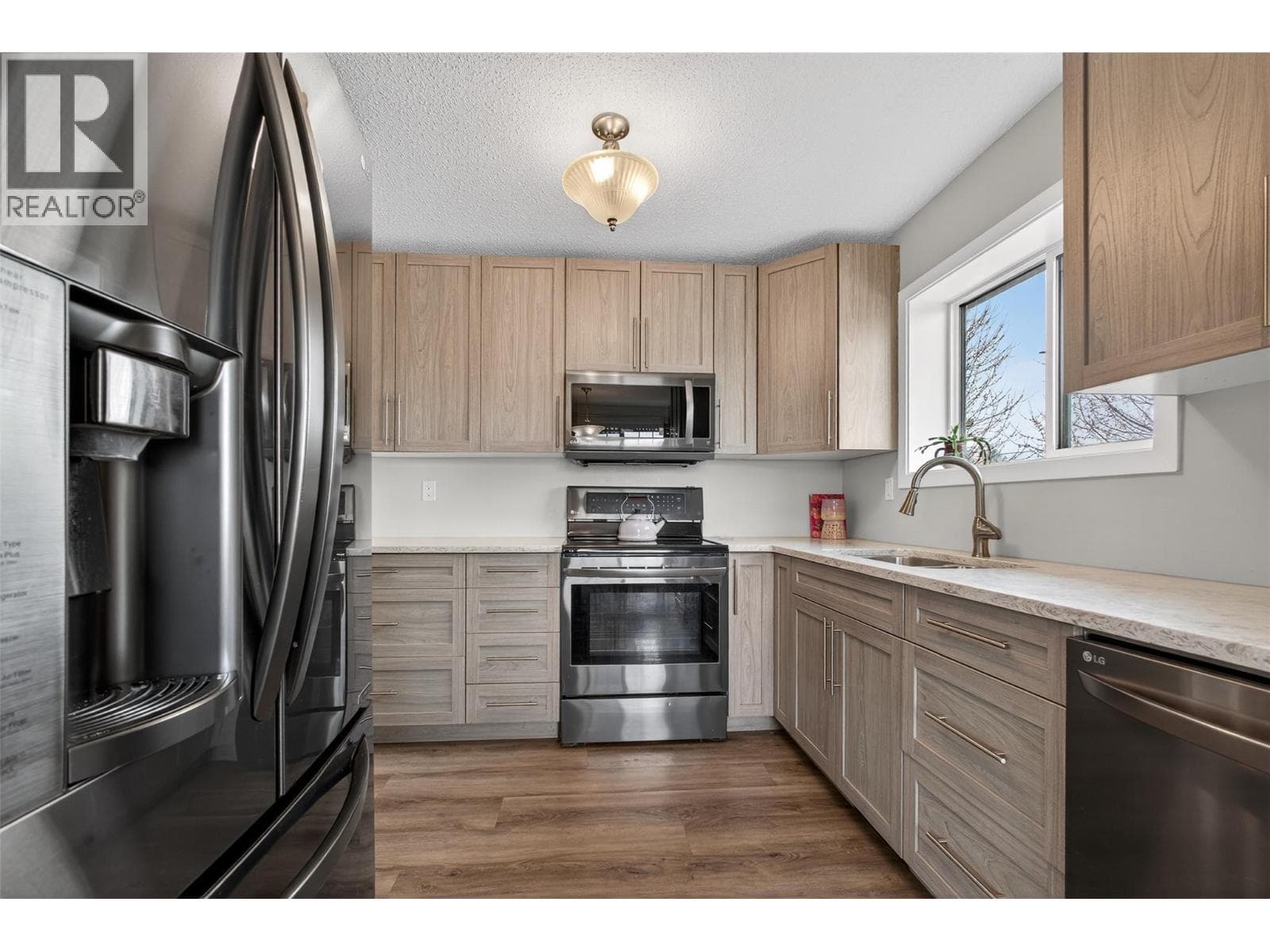 1085 Alta Dena Road photo 4