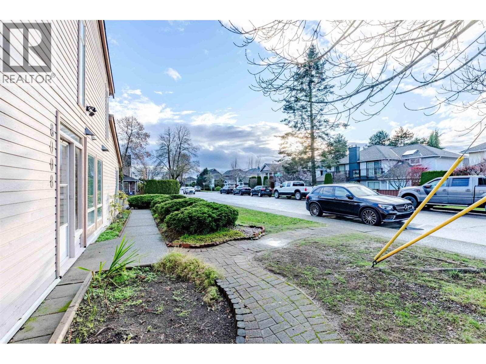 8008 ASH STREET photo 4
