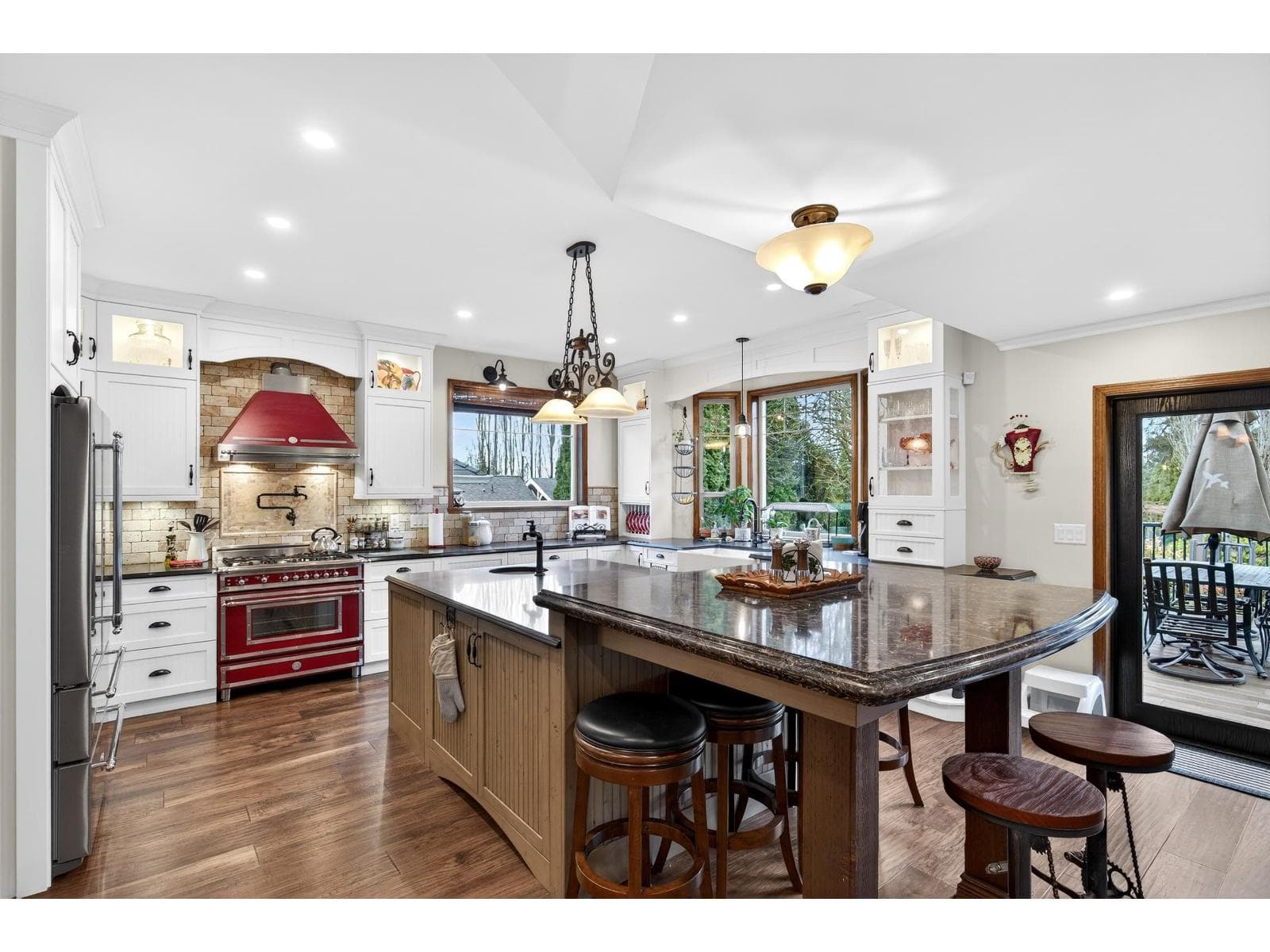 21687 48A AVENUE photo 2
