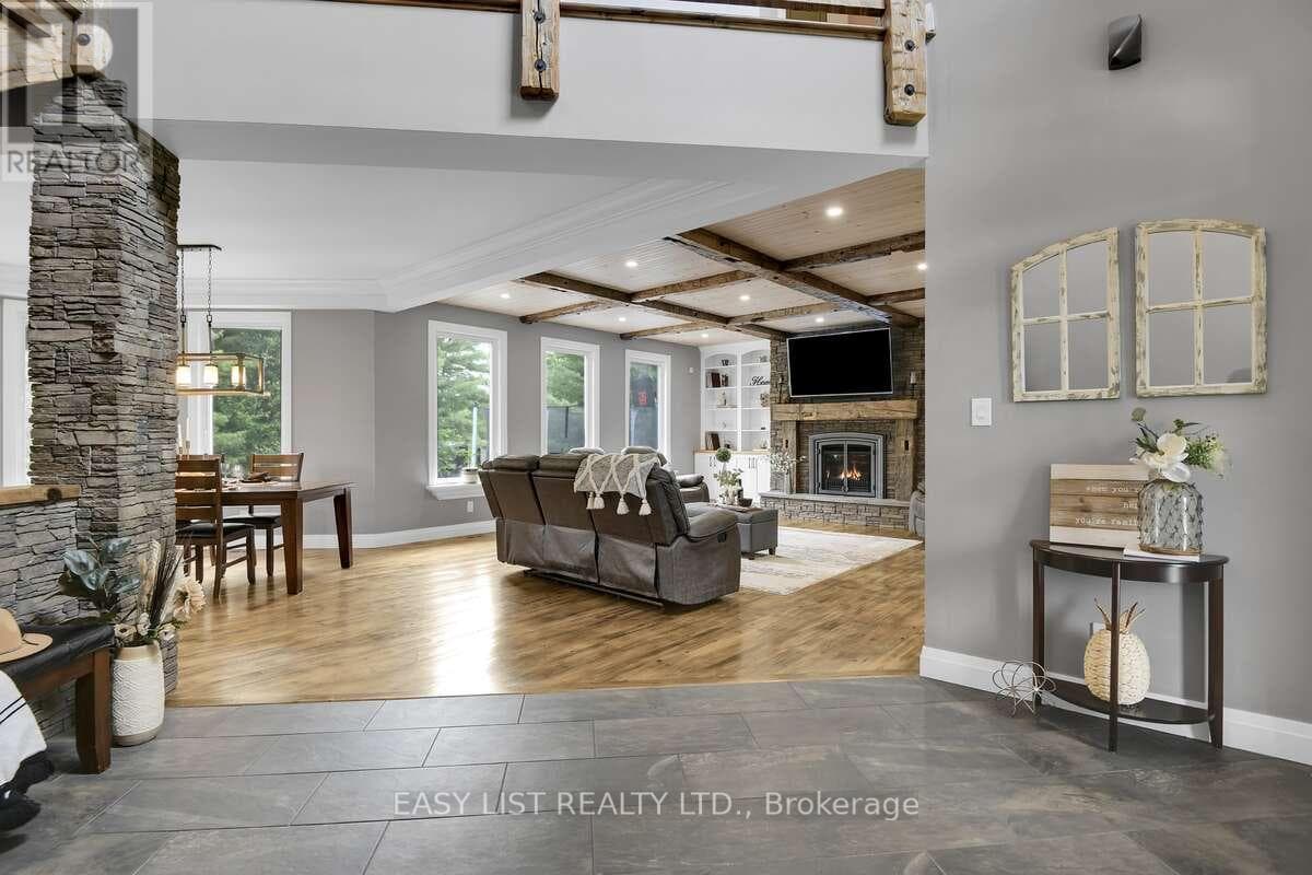 2882 B LINE ROAD photo 5