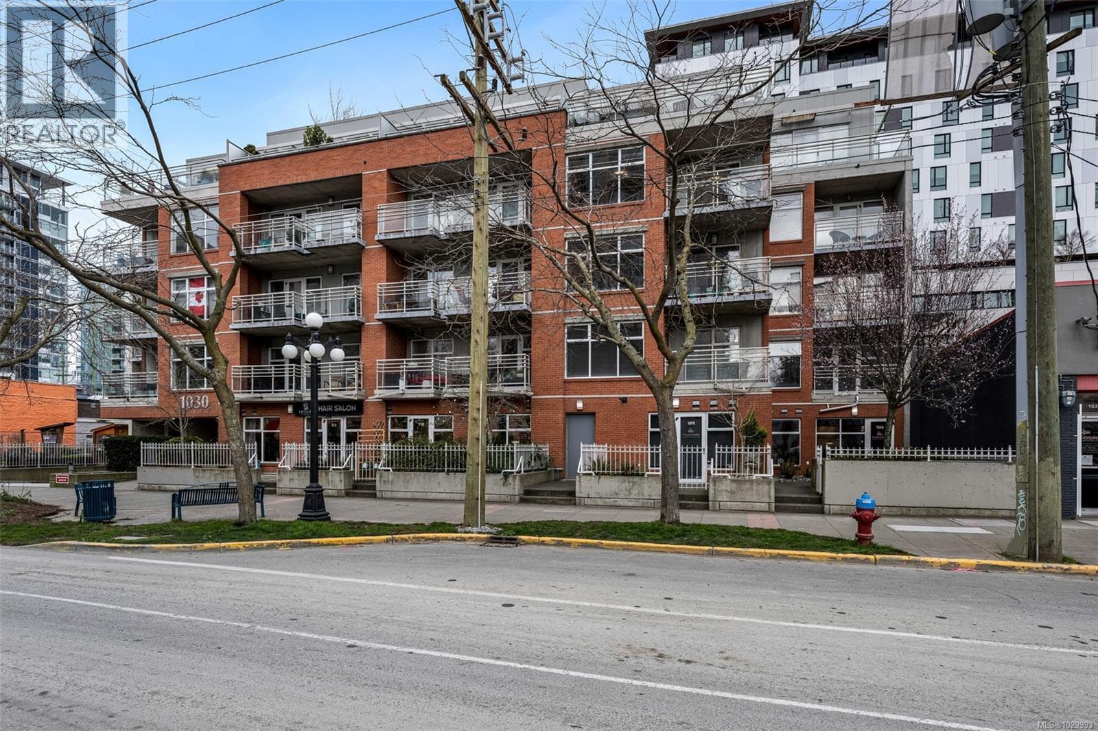 509 1030 Yates St photo 2