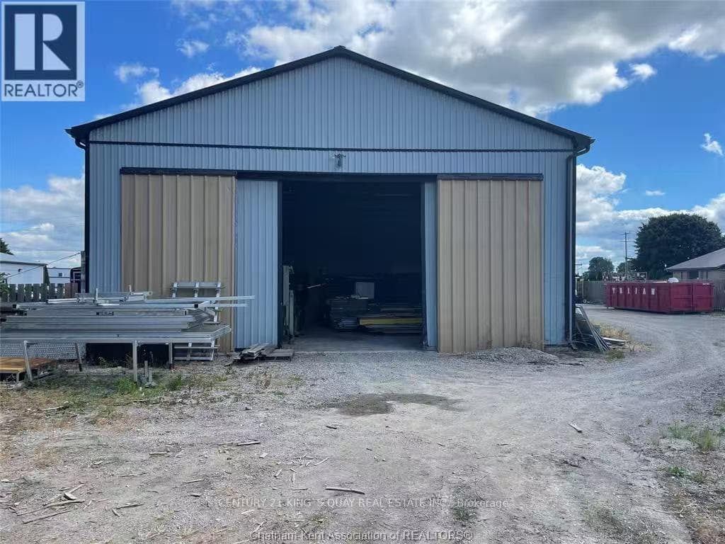740 GILLARD STREET photo 4