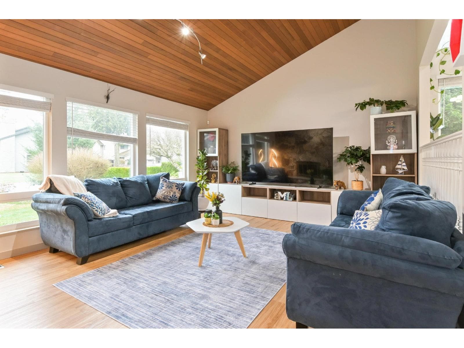 11658 HYLAND DRIVE photo 4