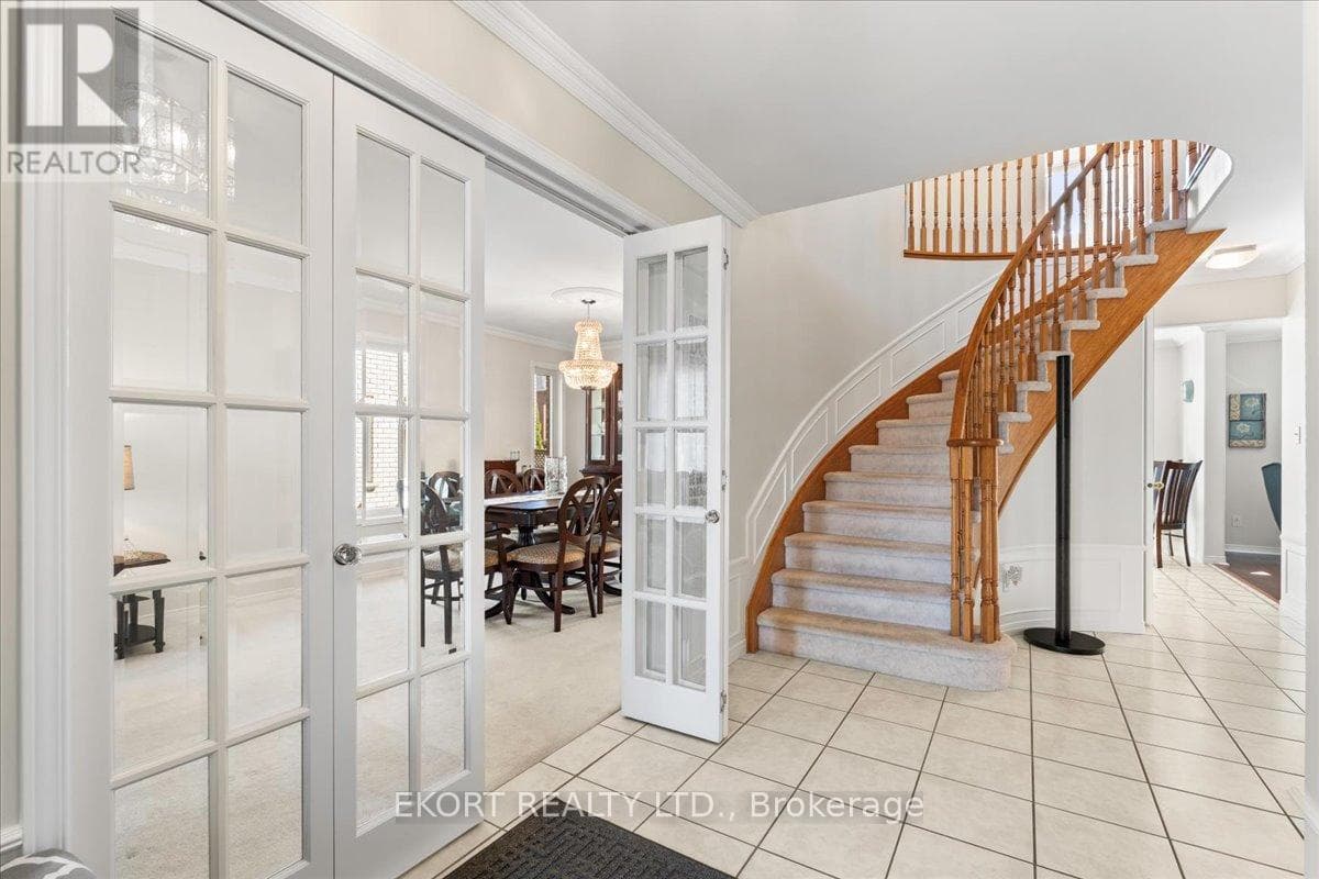 9 HURON LANE photo 4