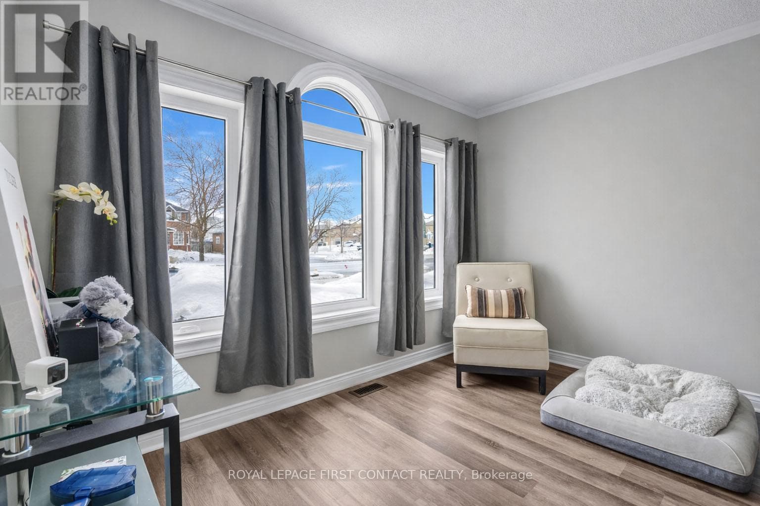 340 LIVINGSTONE STREET W photo 4