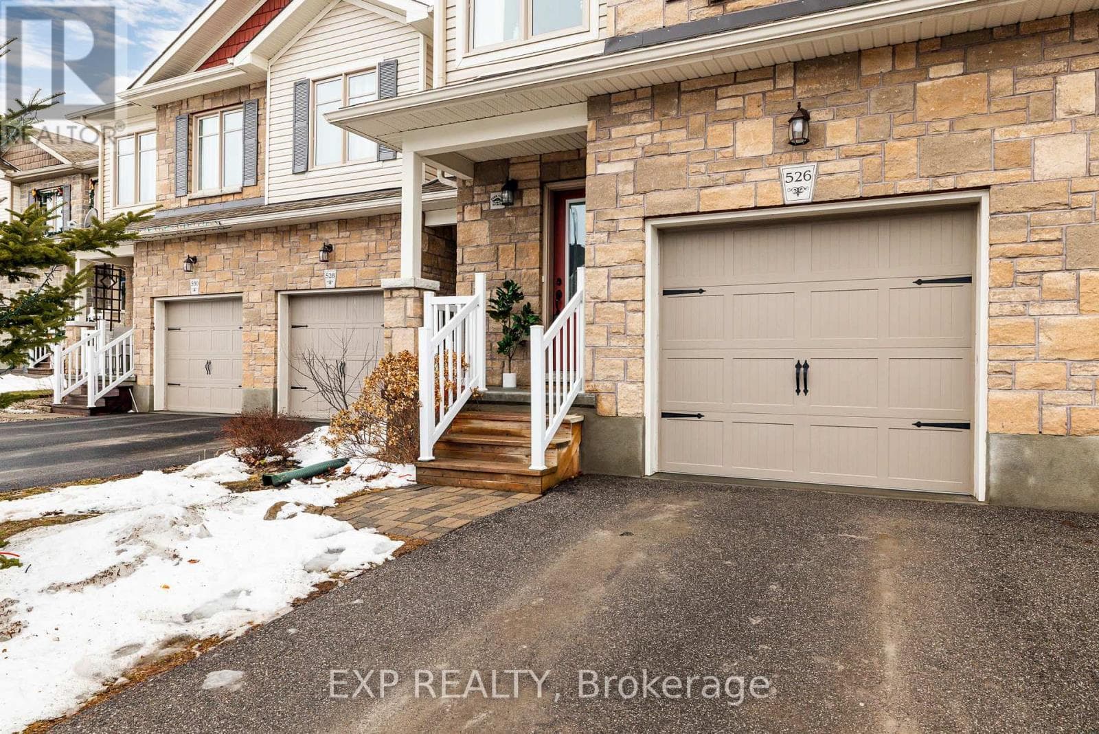 526 STANLEY BROTHERS STREET photo 2