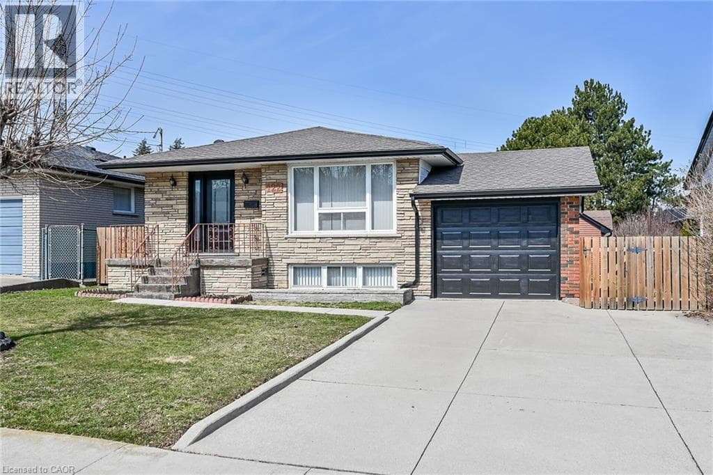 122 GLEN FOREST Drive photo 2