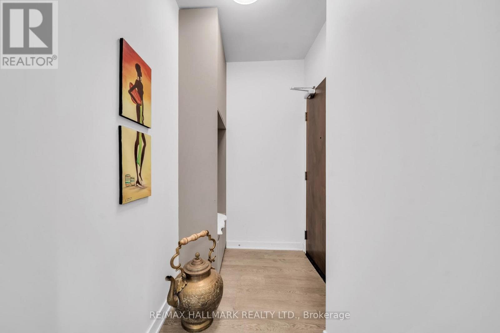 1506 - 120 EAGLE ROCK WAY photo 3