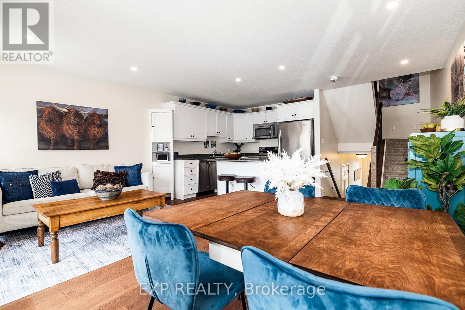 526 STANLEY BROTHERS STREET photo 5