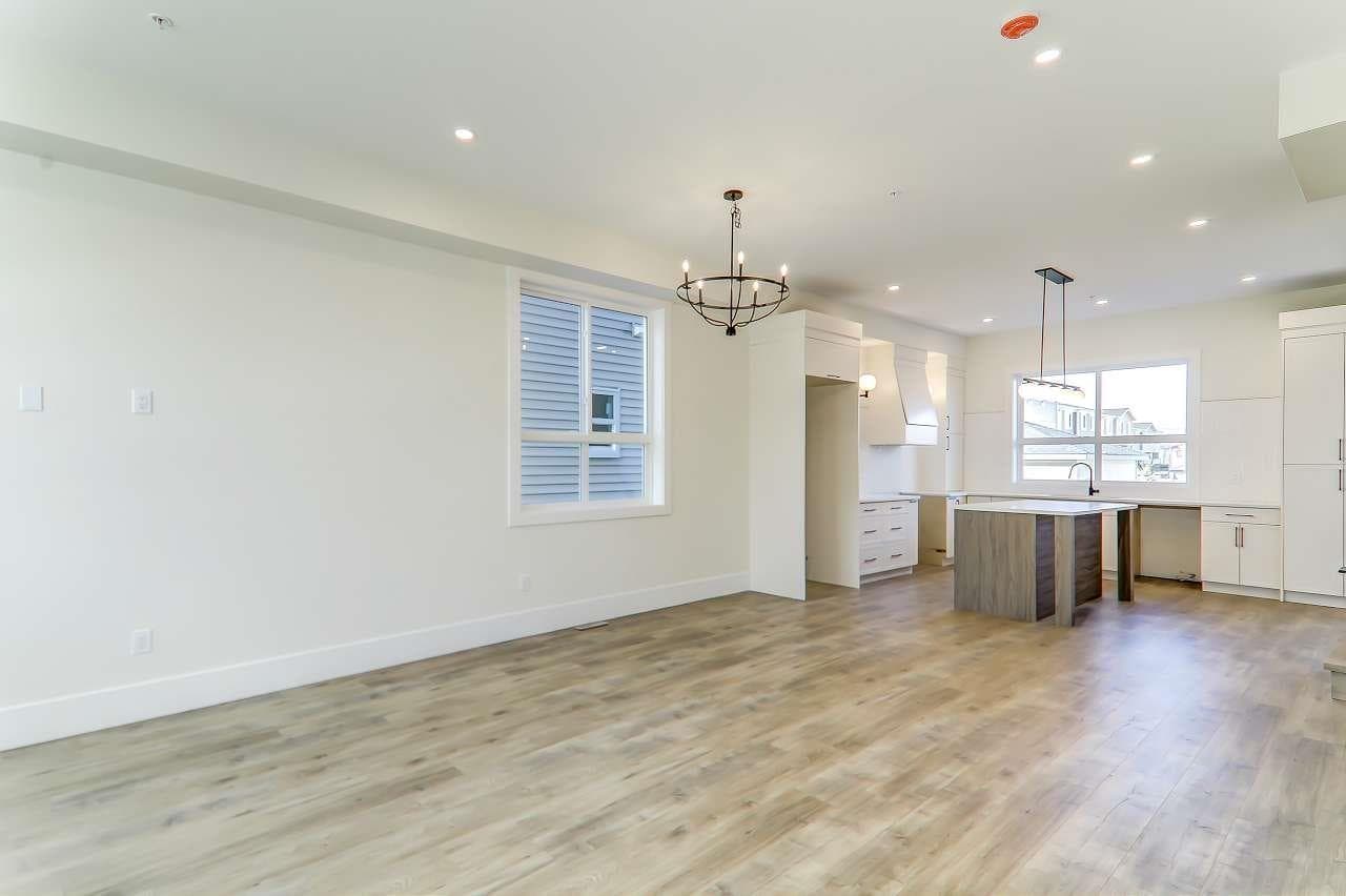 20685 76 AVENUE photo 3