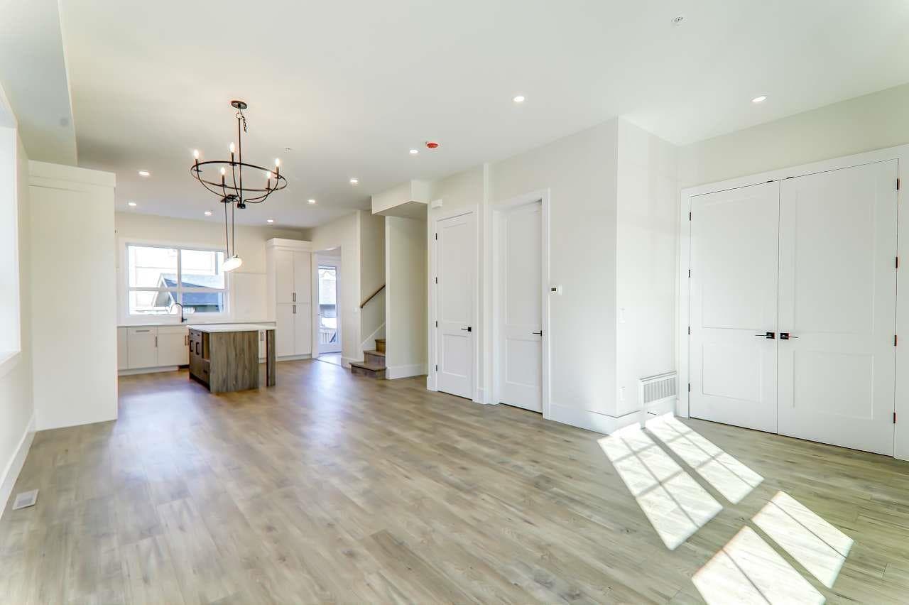 20685 76 AVENUE photo 4