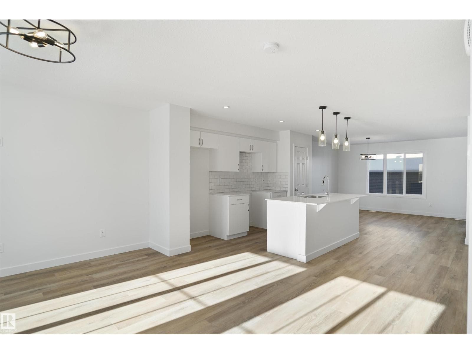 168 SAVOY CR photo 2