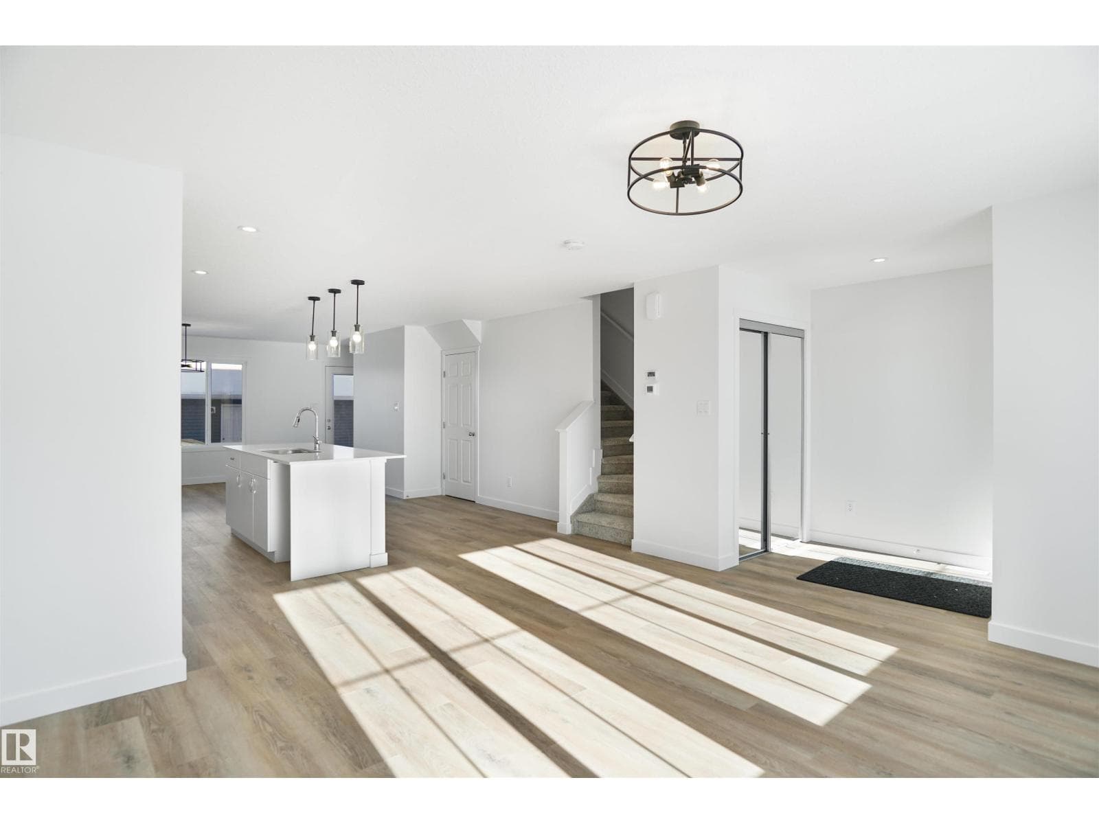 168 SAVOY CR photo 4