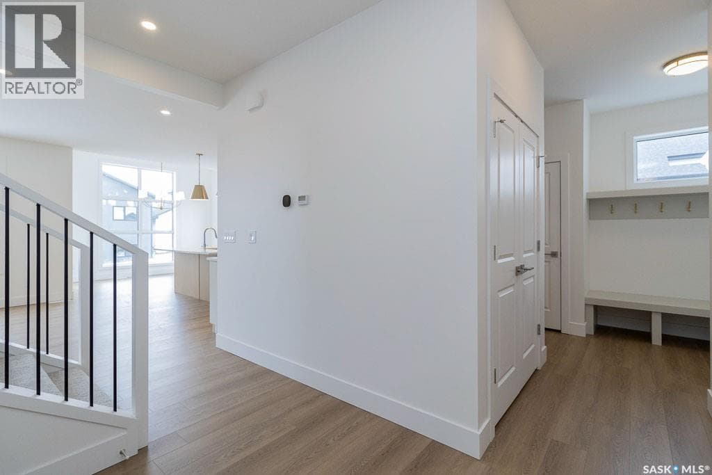 150 Mazurek CRESCENT — photo 3