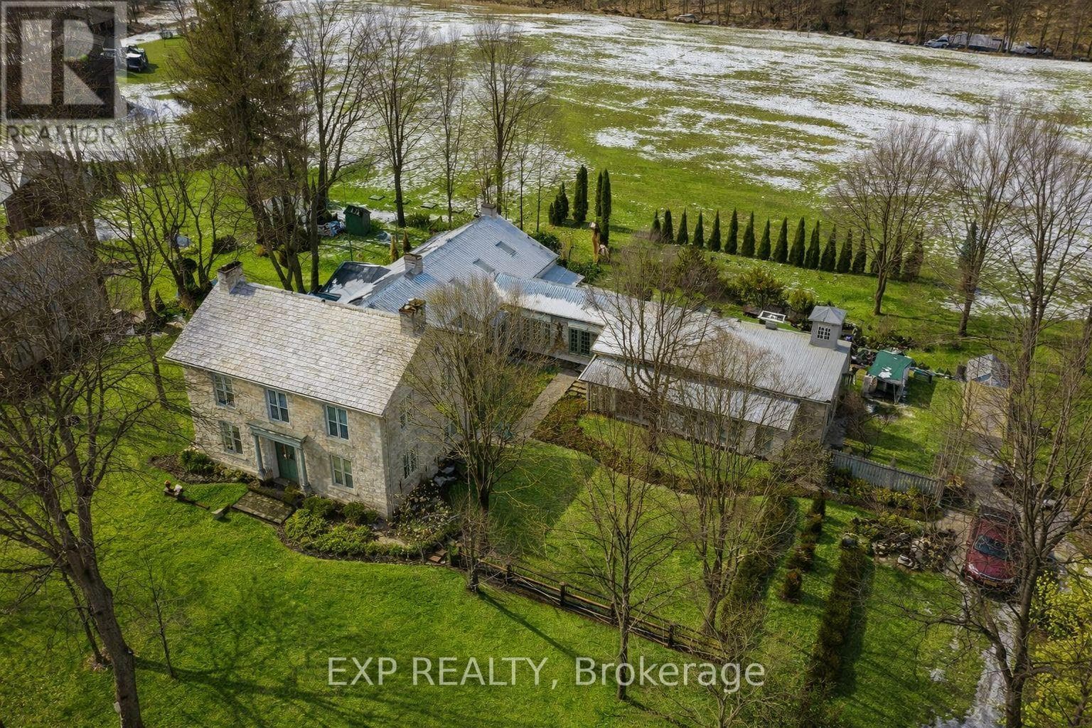 316 COLEBROOK ROAD photo 3