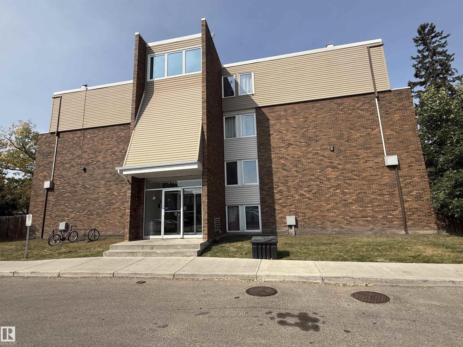 #207 7815 159 ST NW