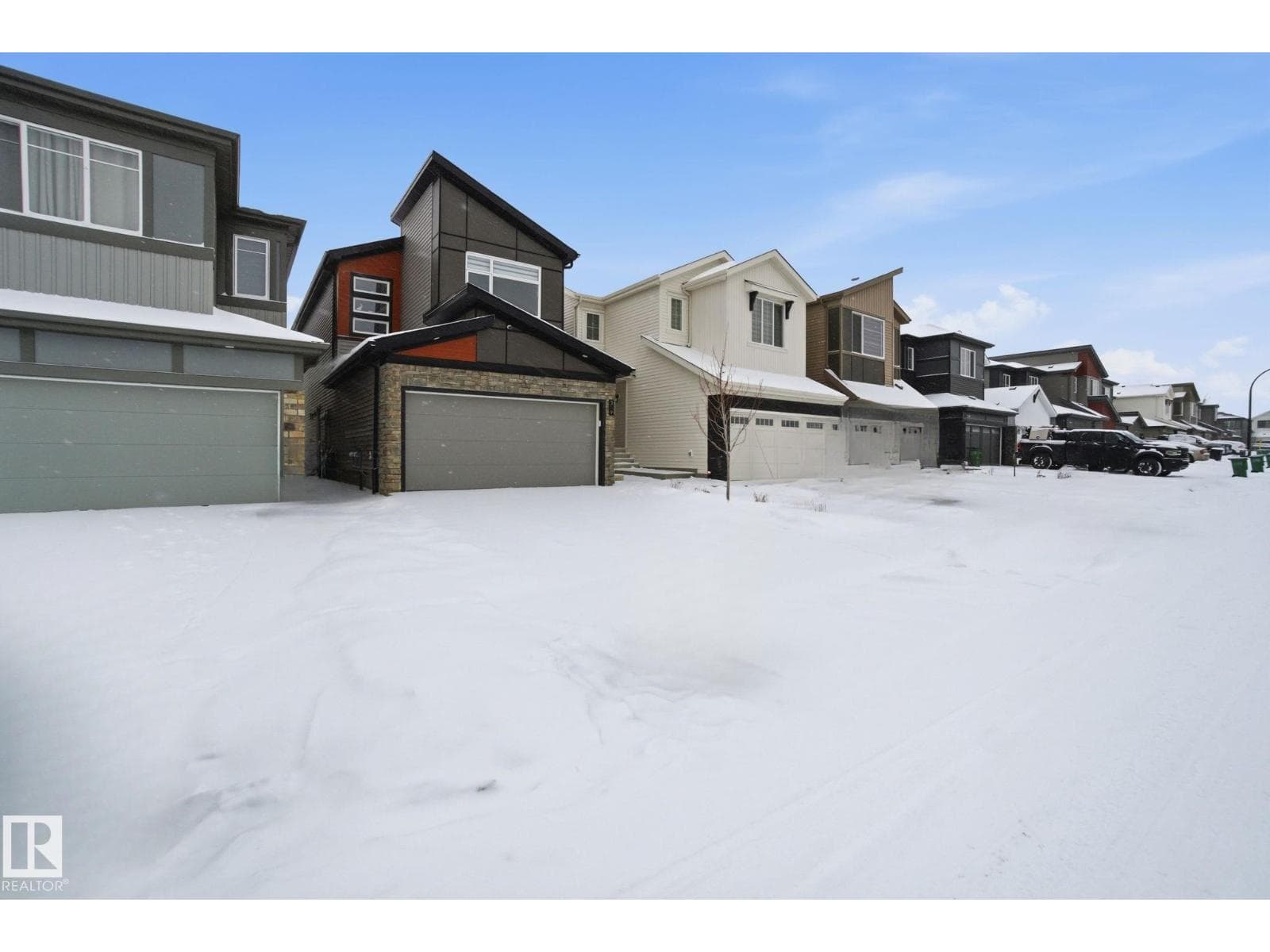 319 29 ST SW SW photo 3