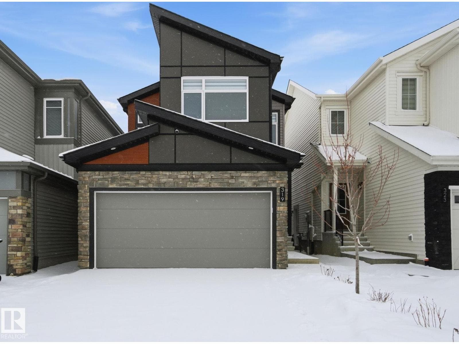 3 bed 3 bath single family at 319 29 ST SW SW — $599,000