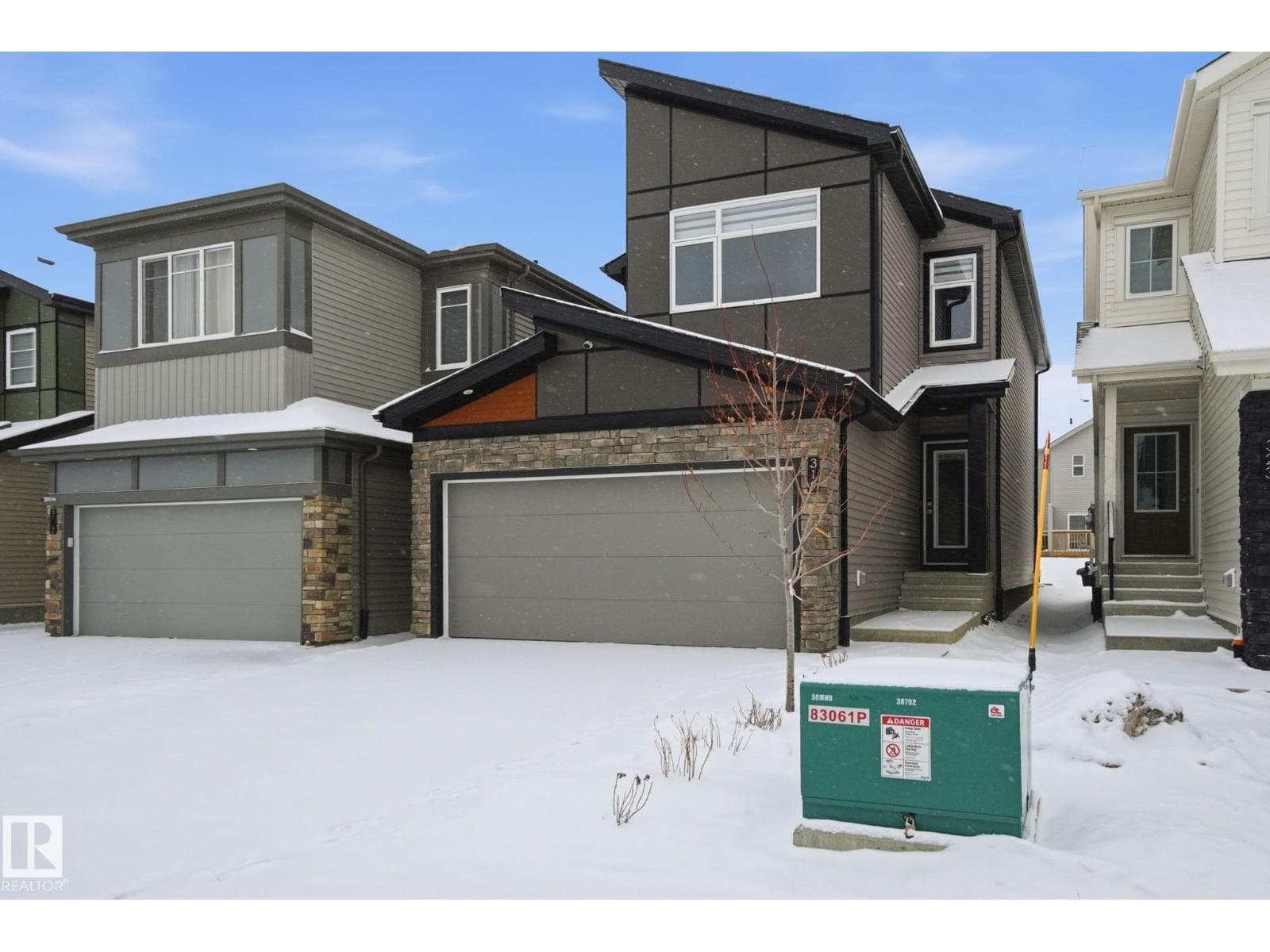 319 29 ST SW SW photo 2