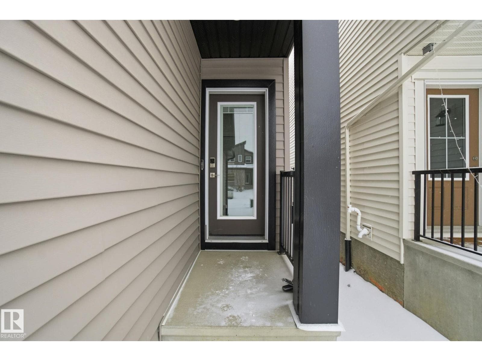 319 29 ST SW SW photo 4