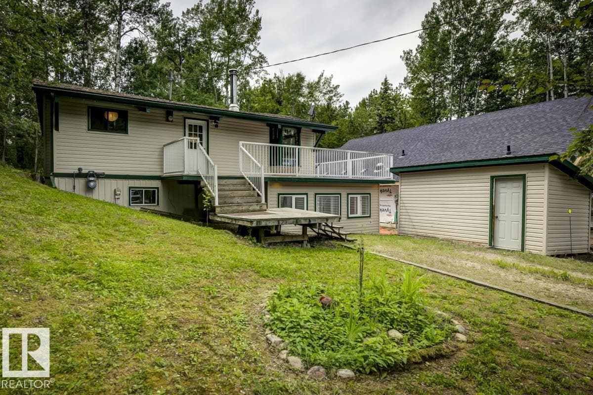 6 HAZEL AV