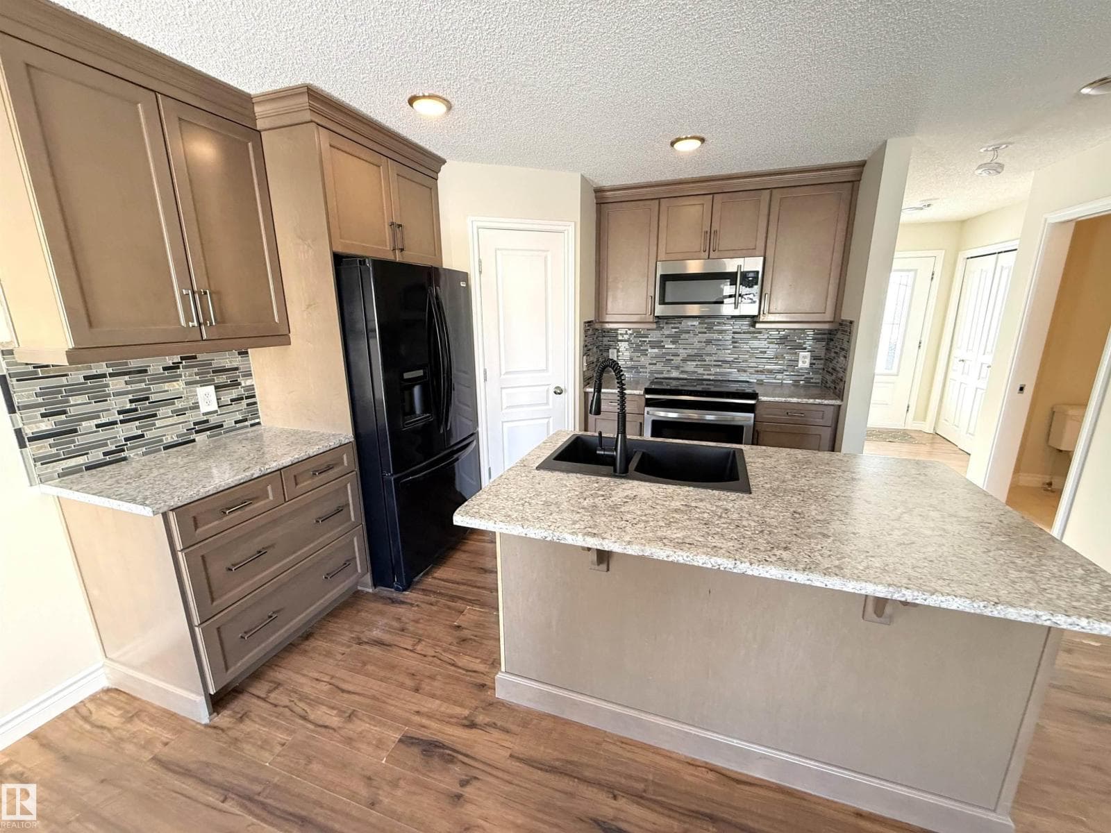 14005 158A AV NW photo 11