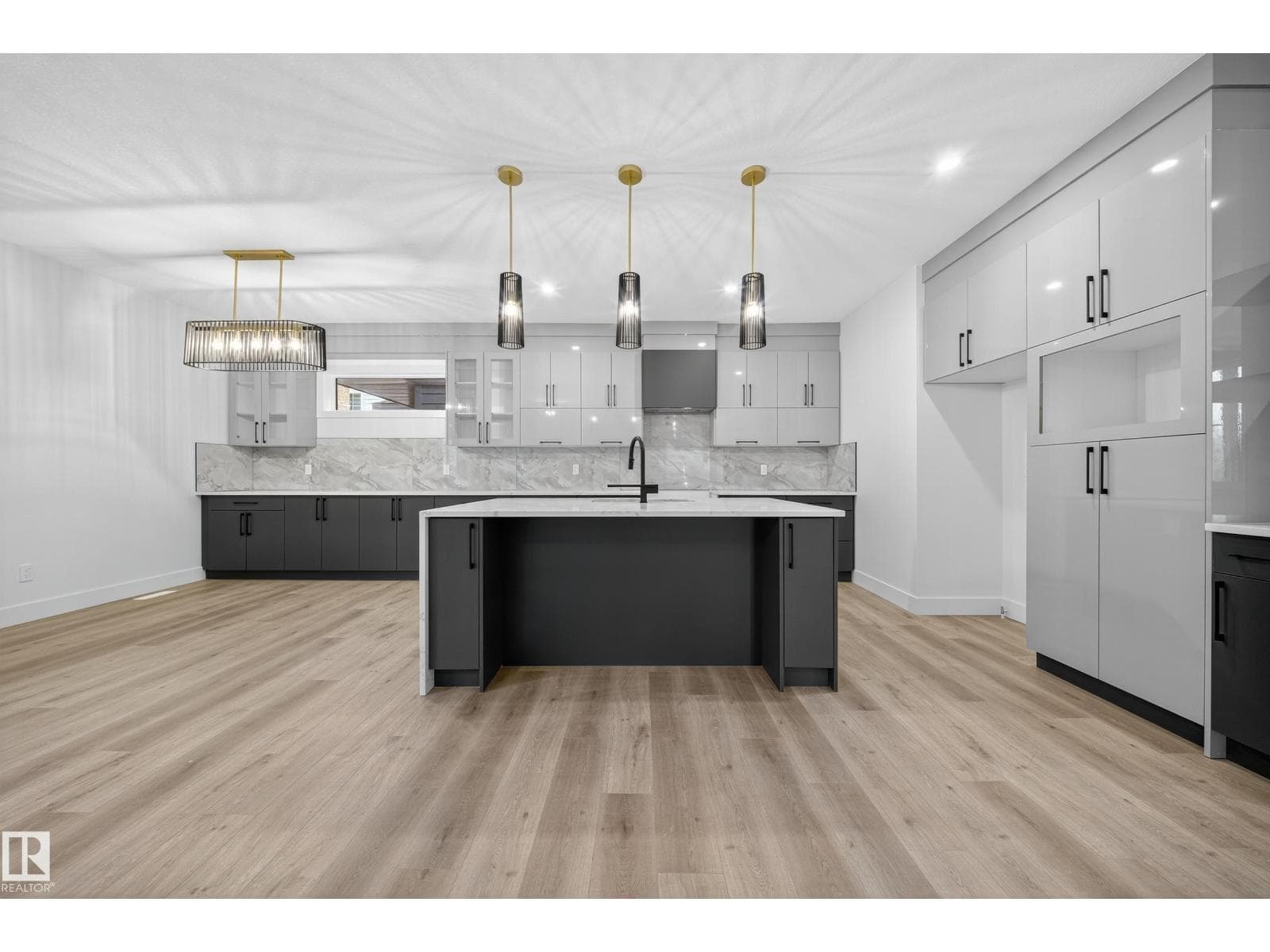 6117 CRAWFORD DR SW — photo 4