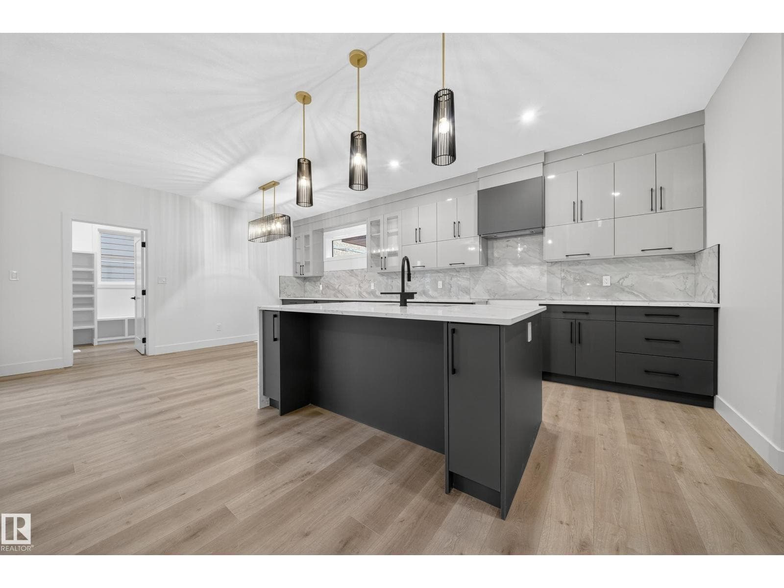 6117 CRAWFORD DR SW — photo 2