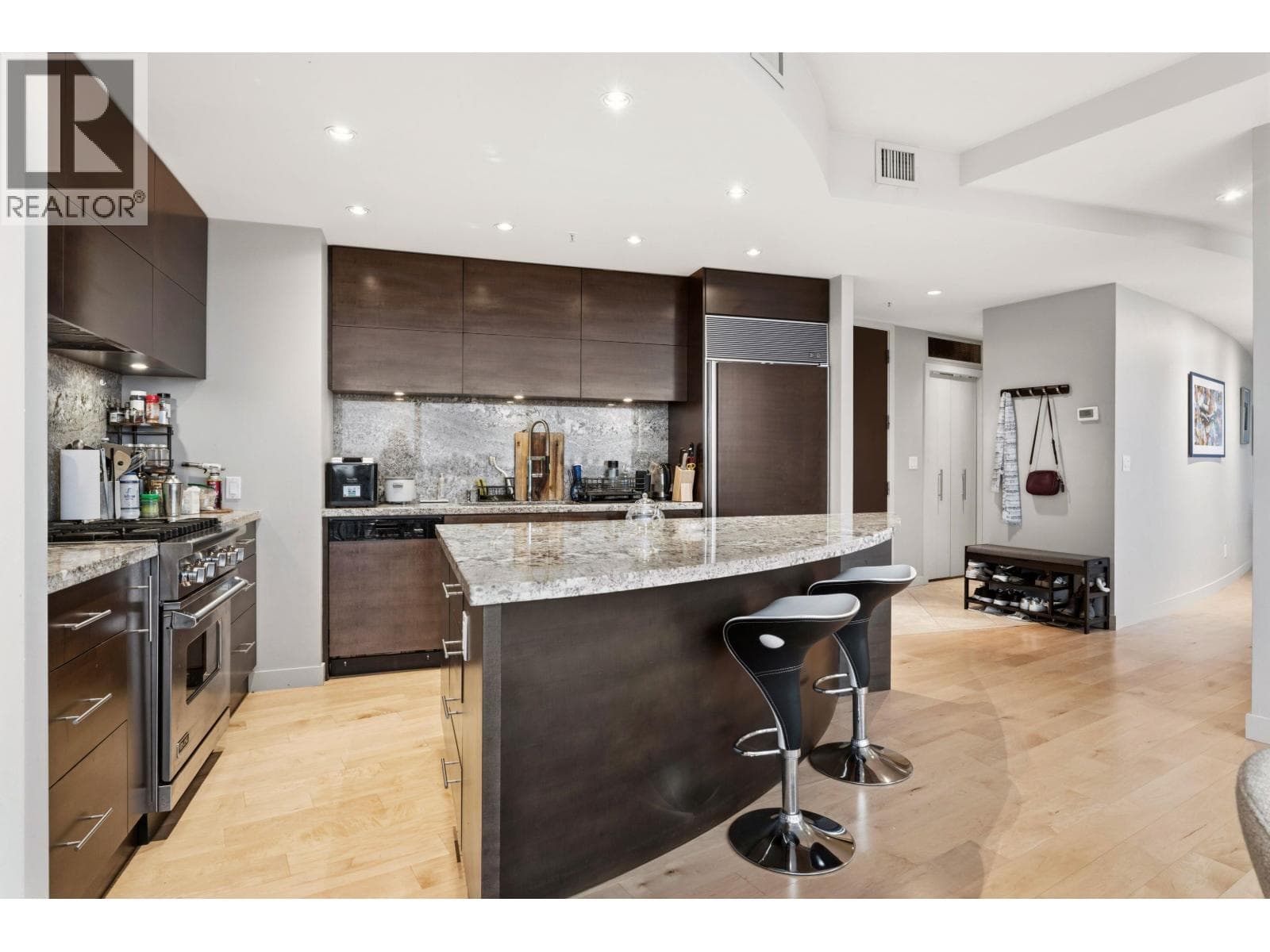 3403 938 NELSON STREET photo 5
