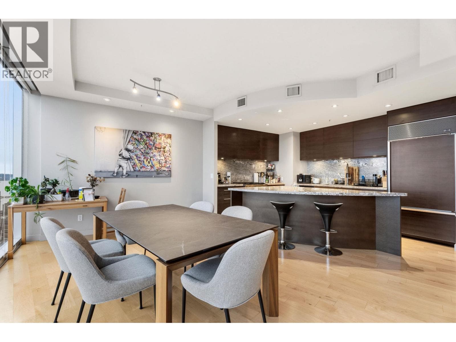 3403 938 NELSON STREET photo 2
