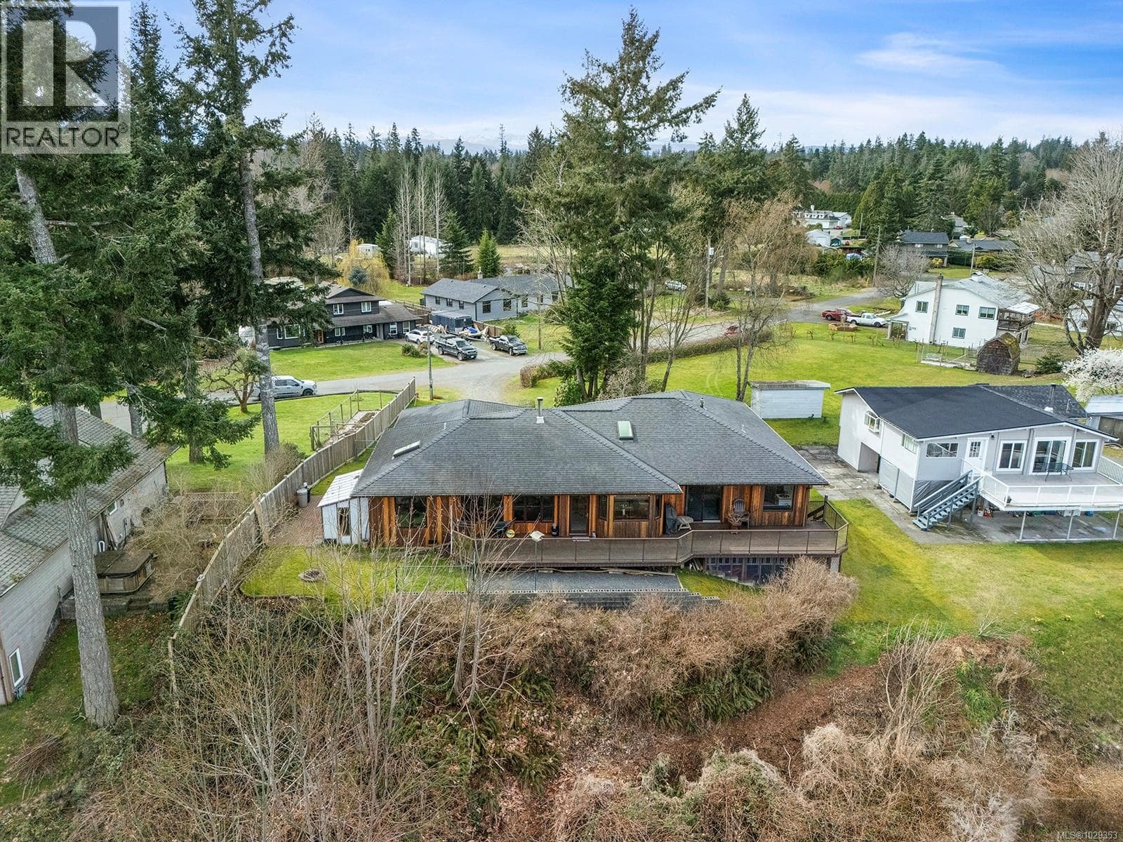 3882 Wavecrest Rd photo 4