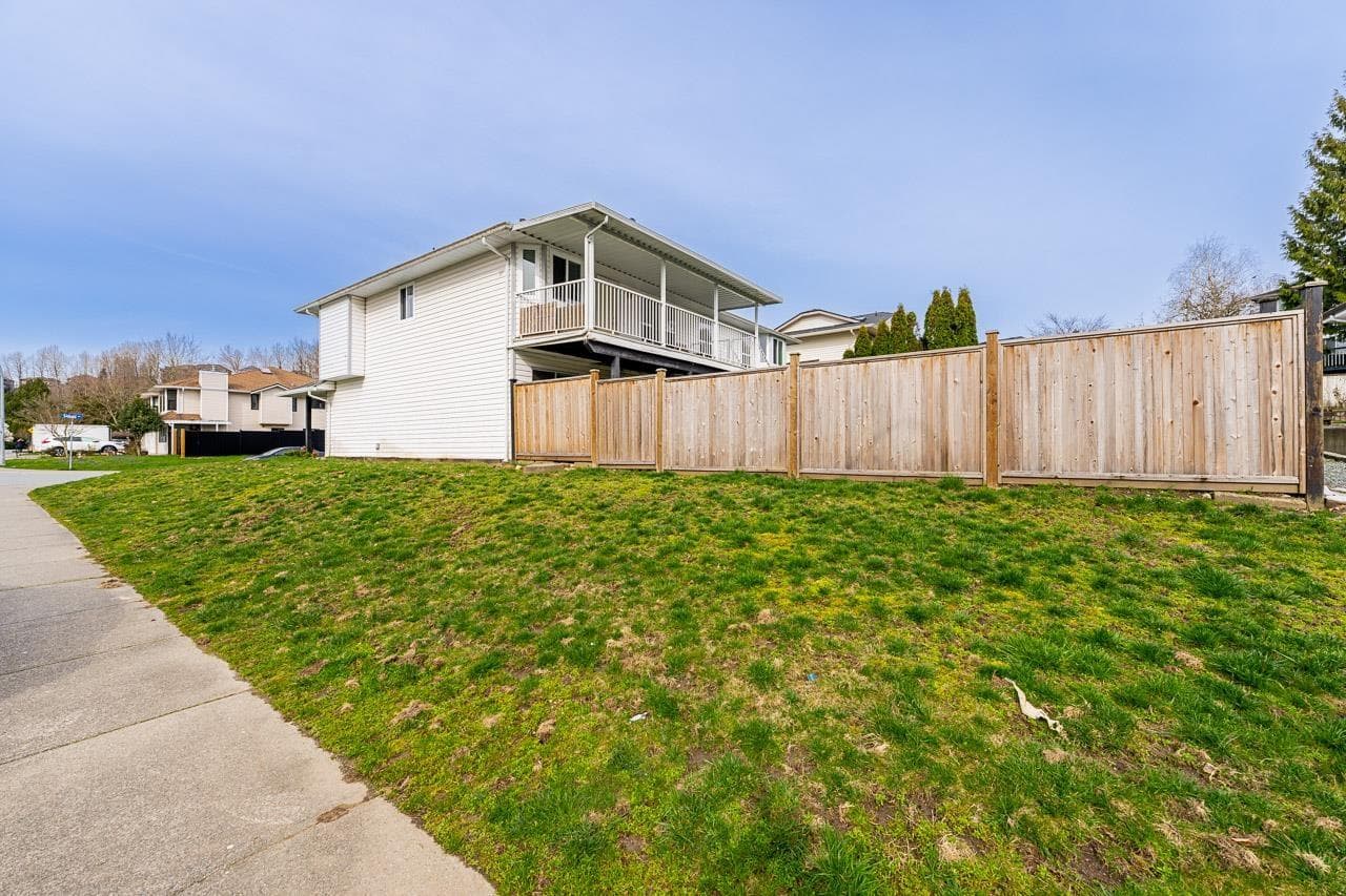31000 SIDONI AVENUE photo 2