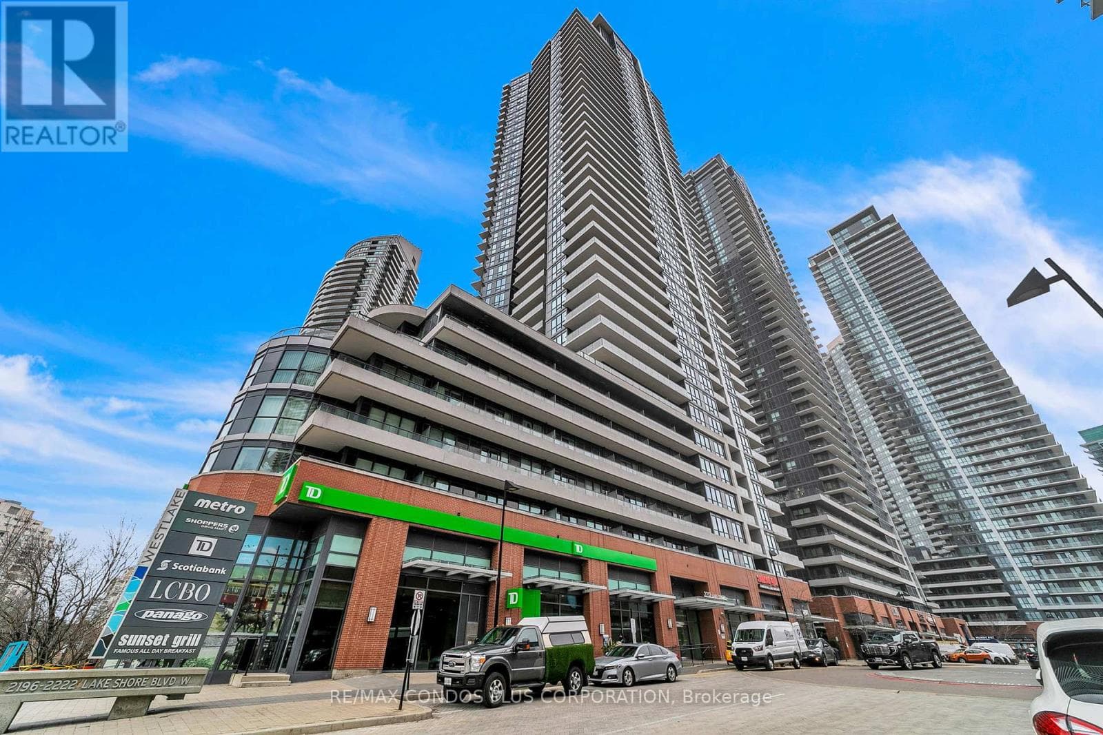 2 bed 1 bath single family at PH08 - 2212 LAKE SHORE BOULEVARD WEST BOULEVARD W — $599,000