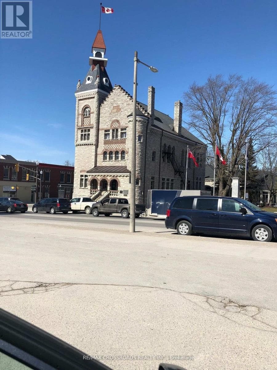 202-204 QUEEN STREET E photo 2
