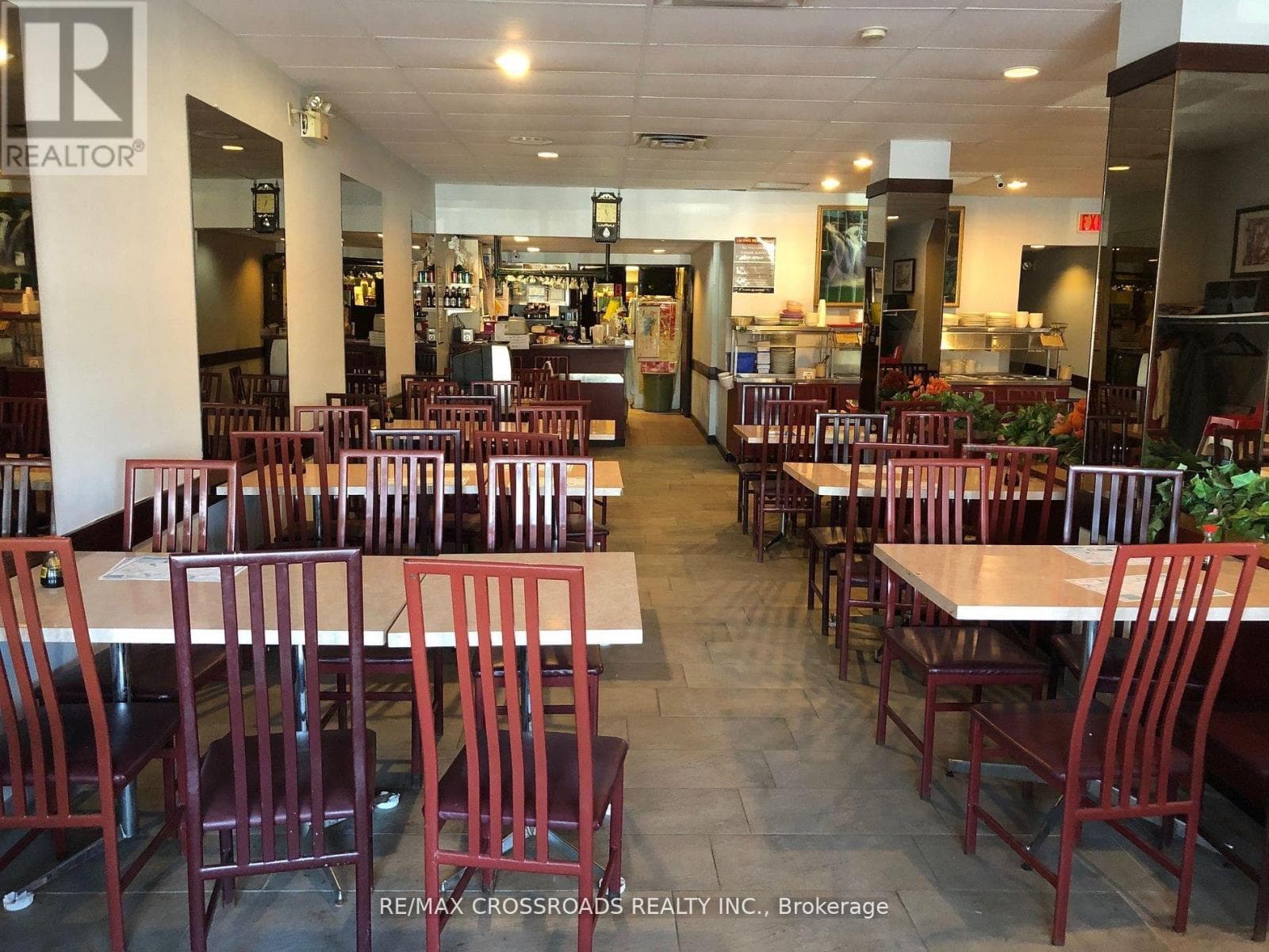 202-204 QUEEN STREET E photo 5