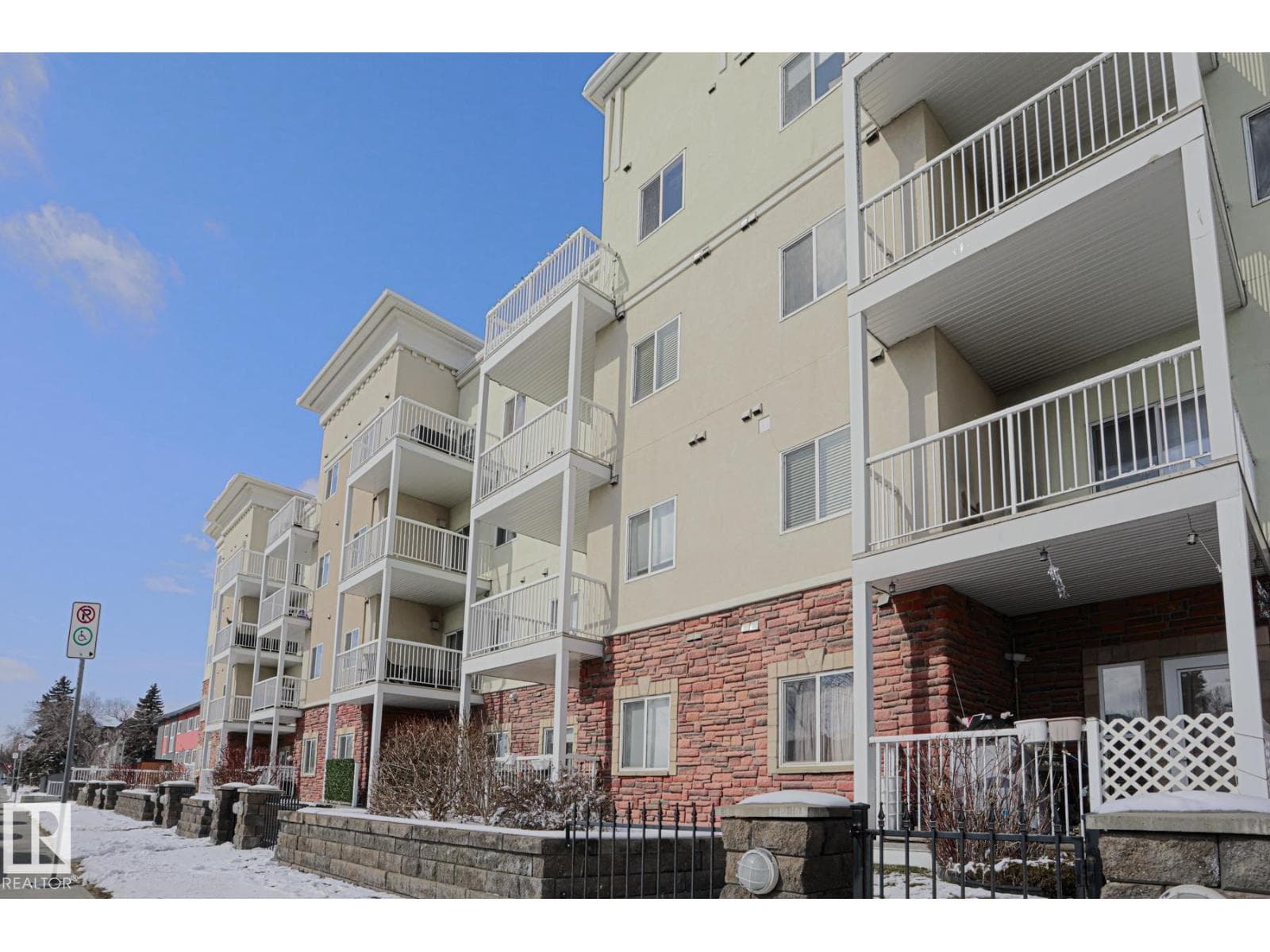 1 bed 2 bath single family at #314 8528 82 AV NW — $165,000