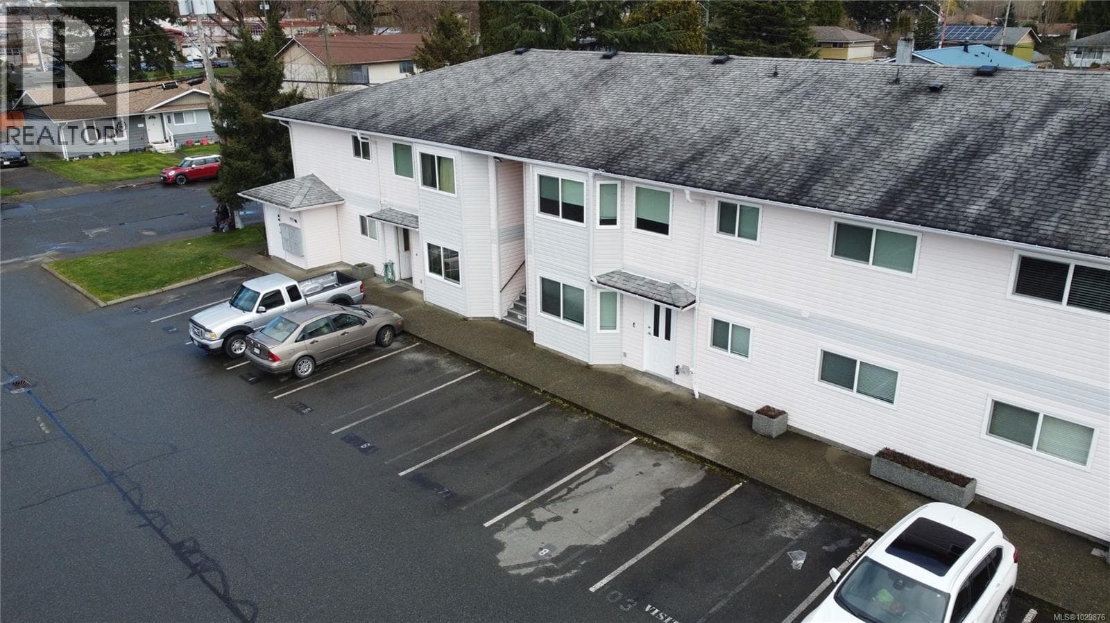 103 2425 Lewis St photo 5