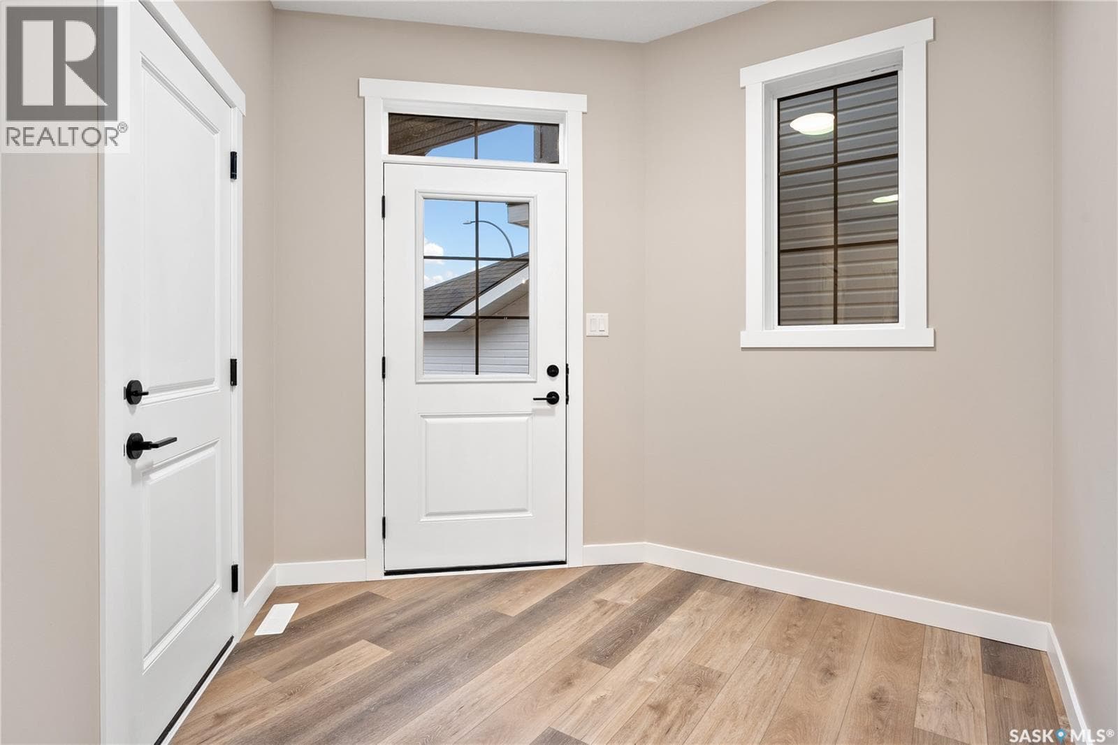 214 Yuel LANE — photo 3